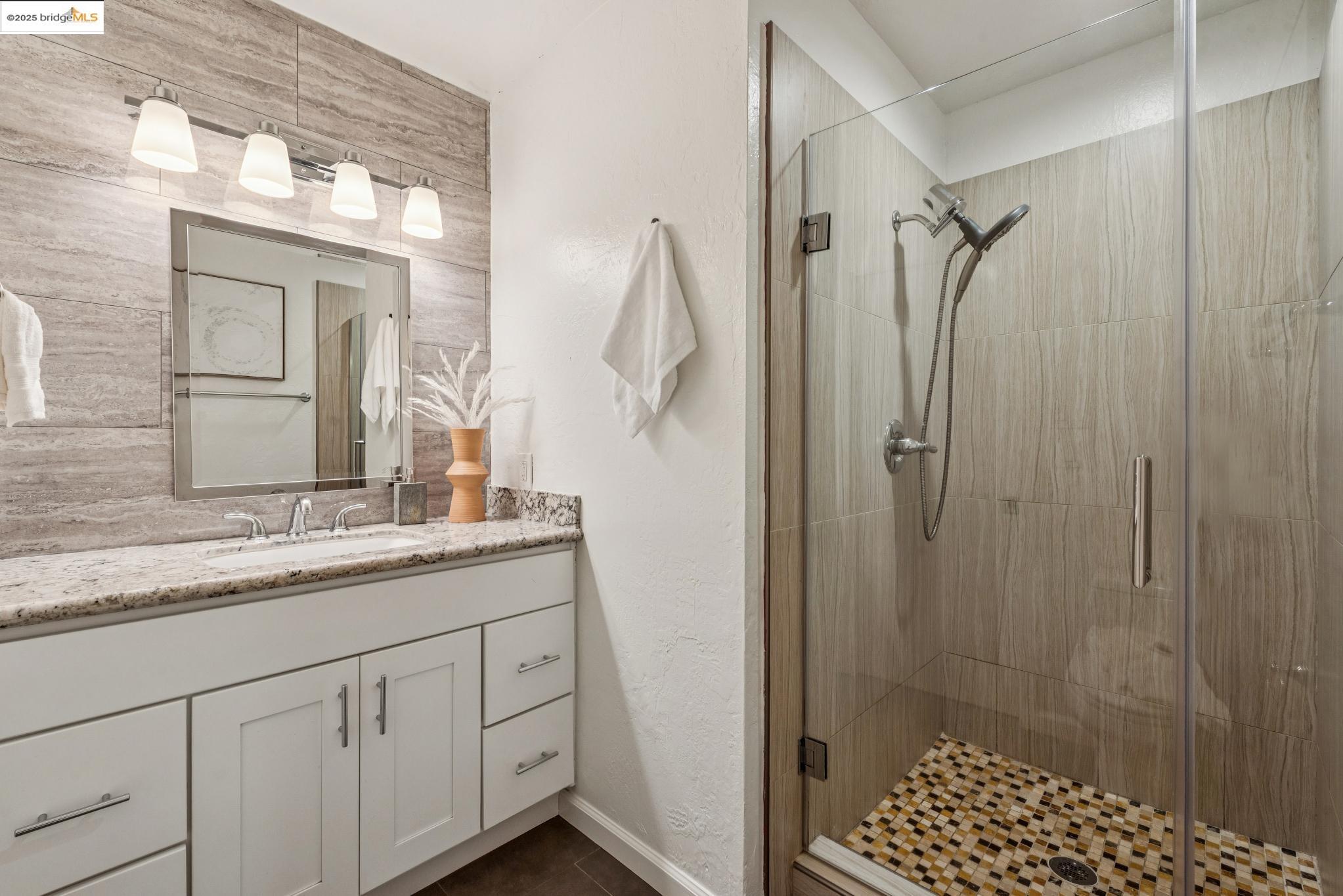 651 Oakland Ave Unit: 1E