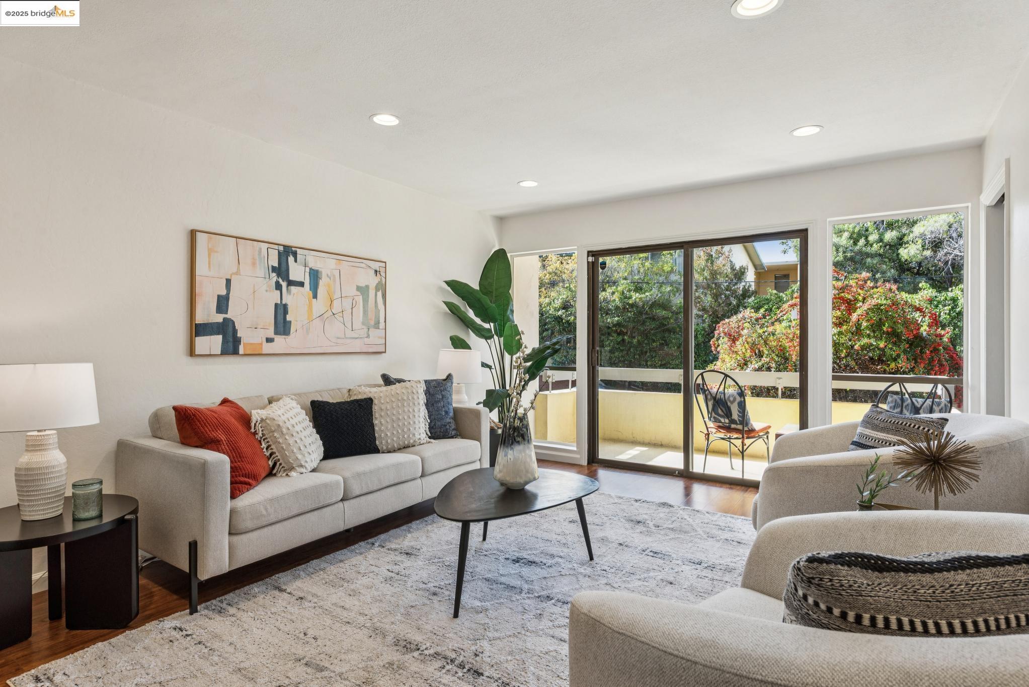 651 Oakland Ave Unit: 1E