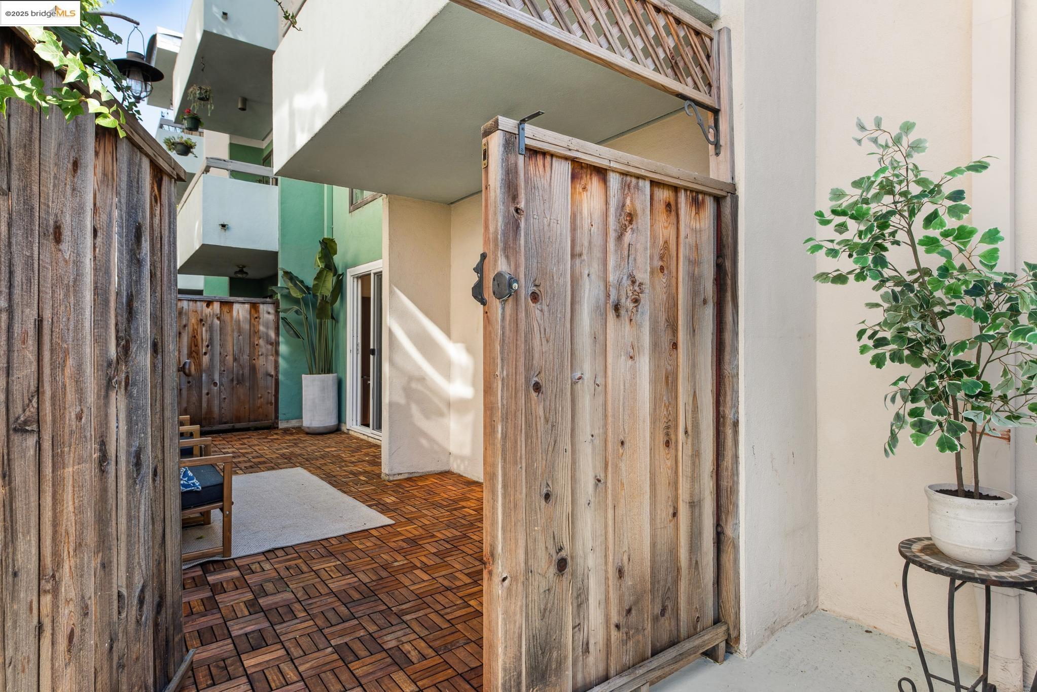 651 Oakland Ave Unit: 1E