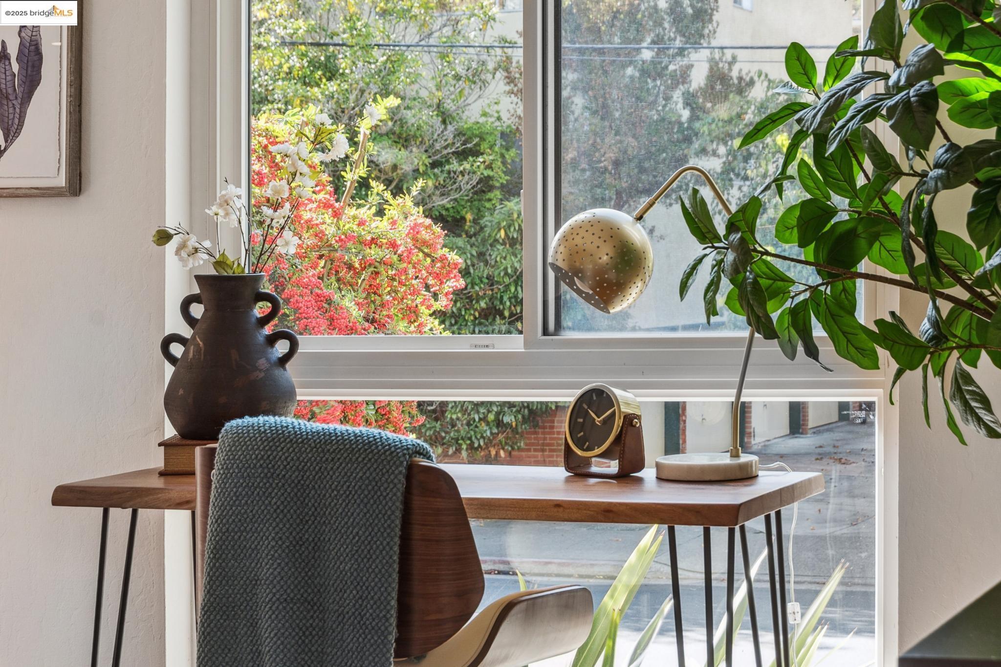 651 Oakland Ave Unit: 1E