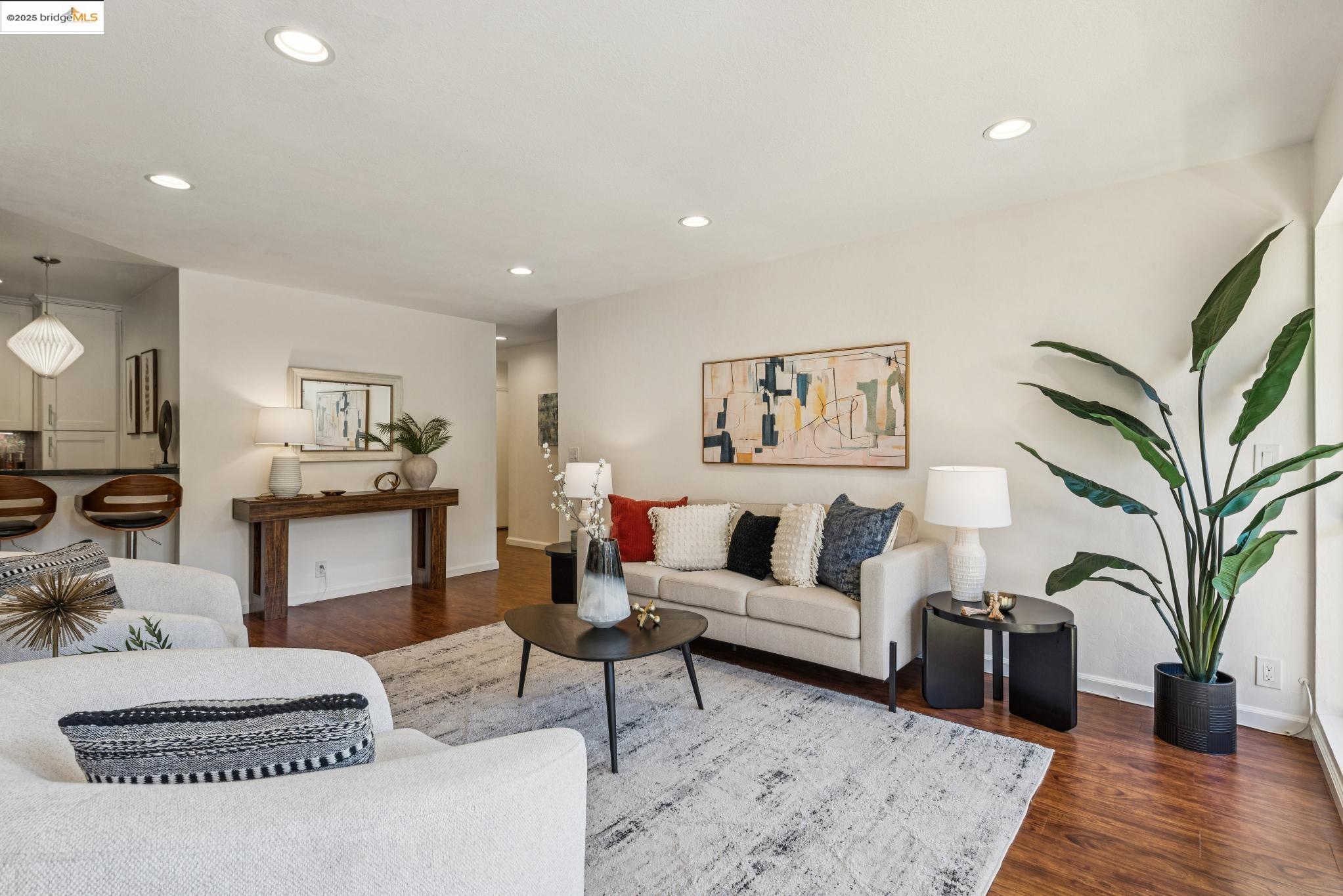 651 Oakland Ave Unit: 1E