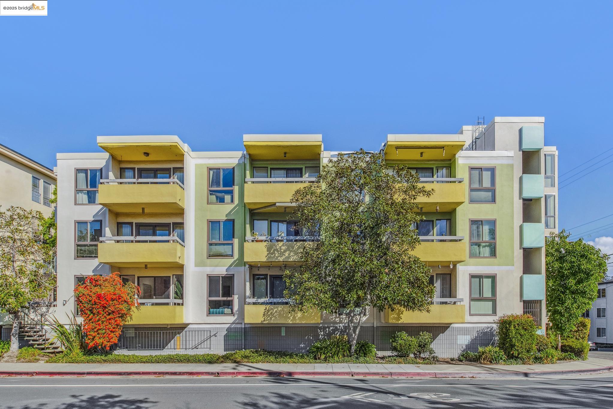 651 Oakland Ave Unit: 1E