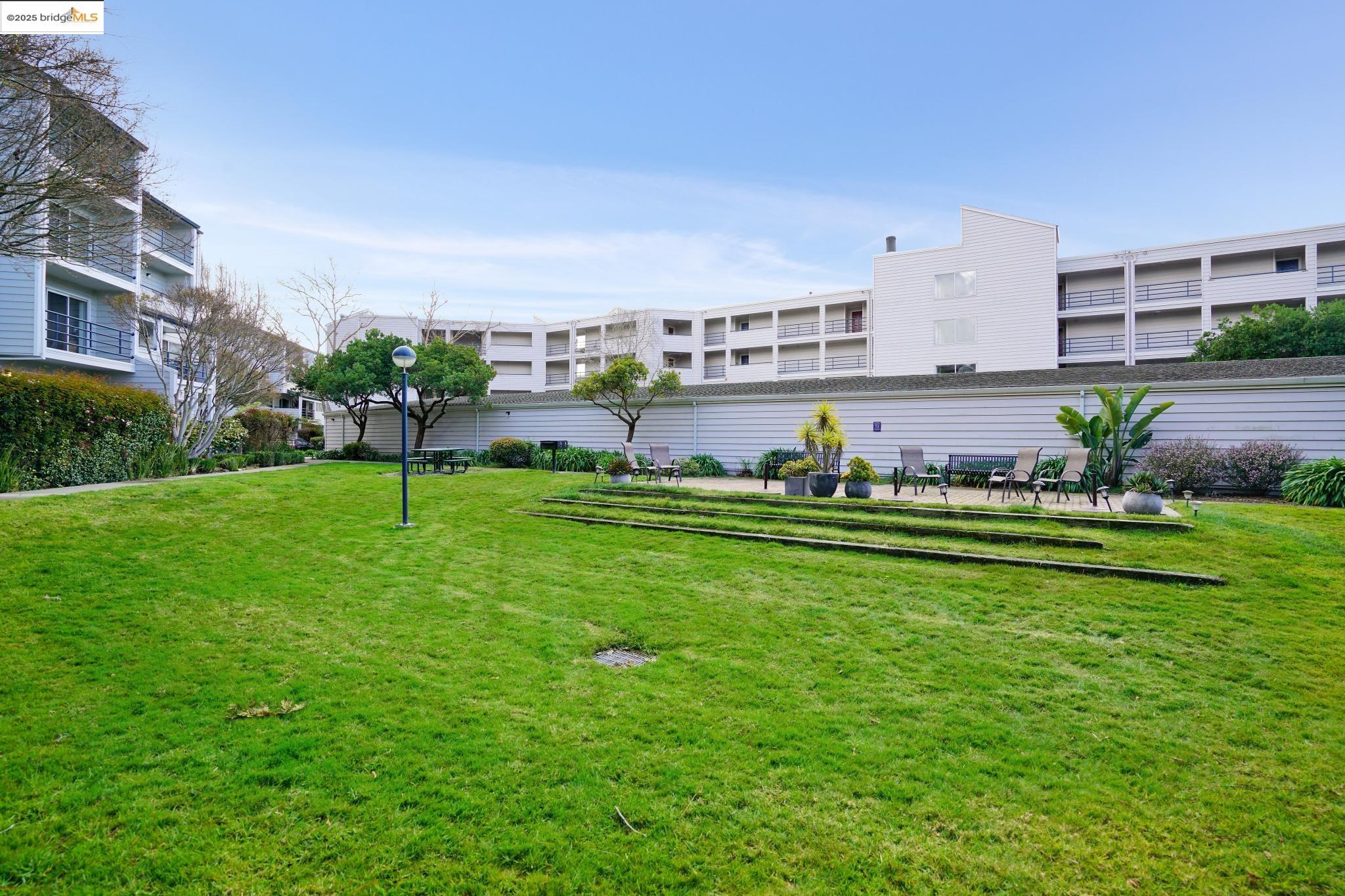 1207 Melville Sq # 417