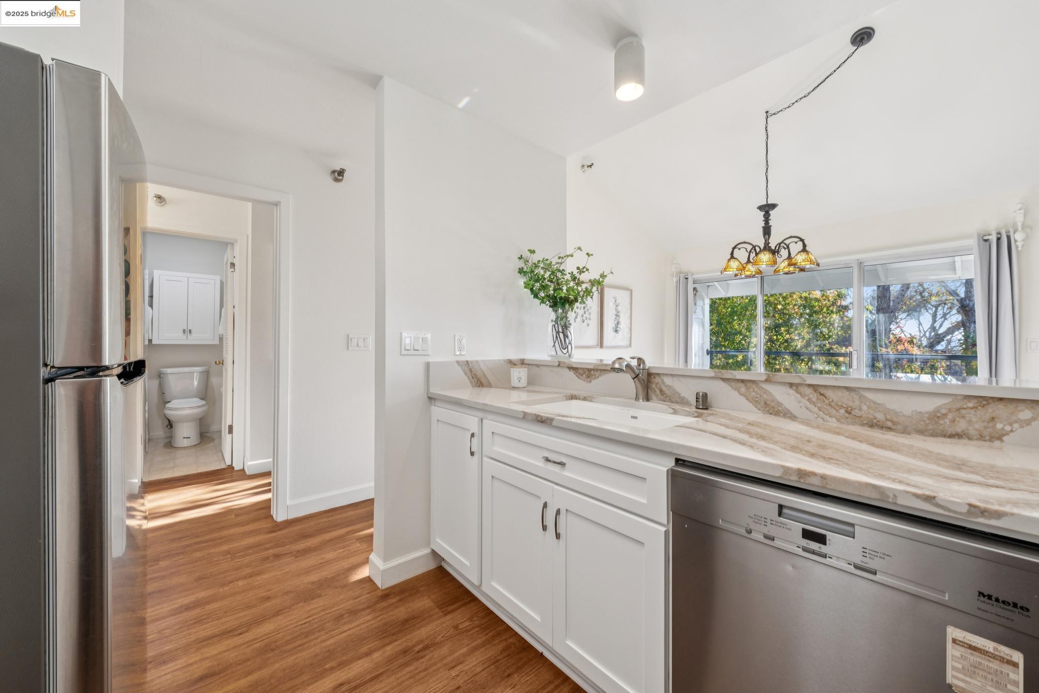 1207 Melville Sq # 417