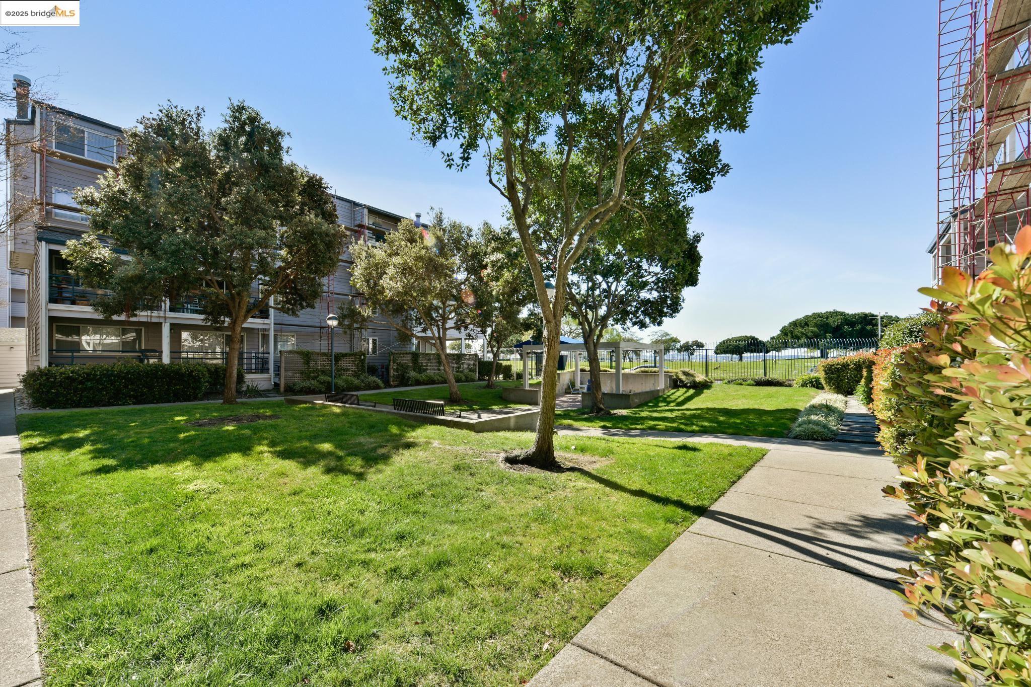 1207 Melville Sq # 417