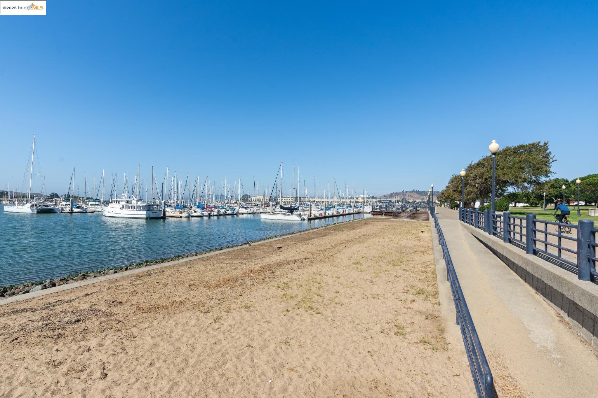 1207 Melville Sq # 417