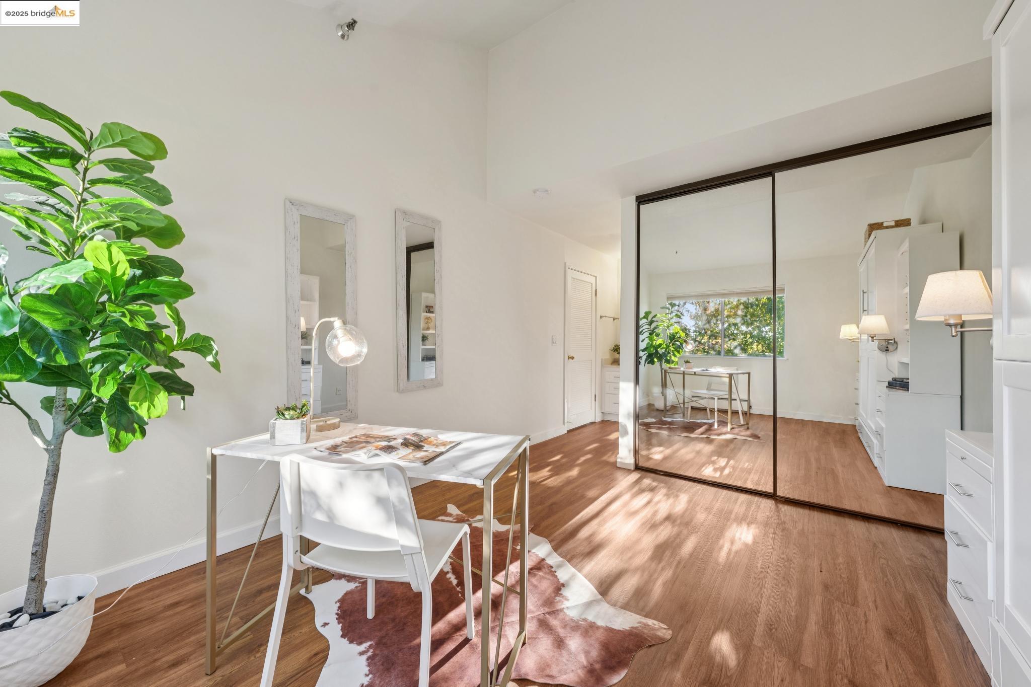 1207 Melville Sq # 417