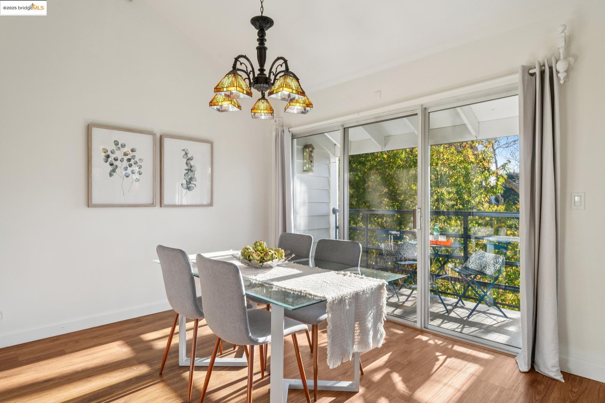 1207 Melville Sq # 417