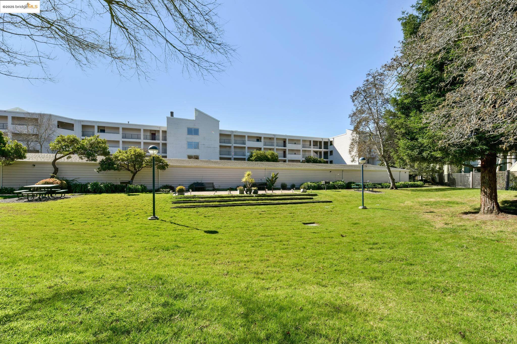 1207 Melville Sq # 417