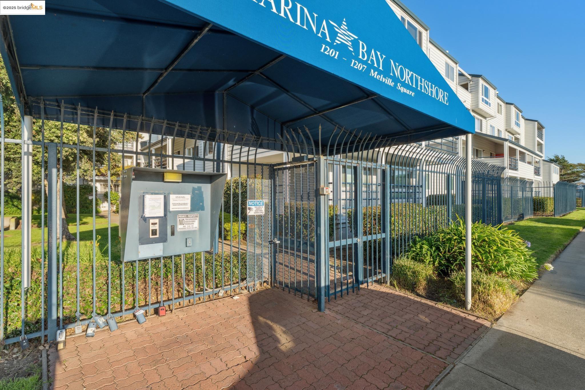 1207 Melville Sq # 417