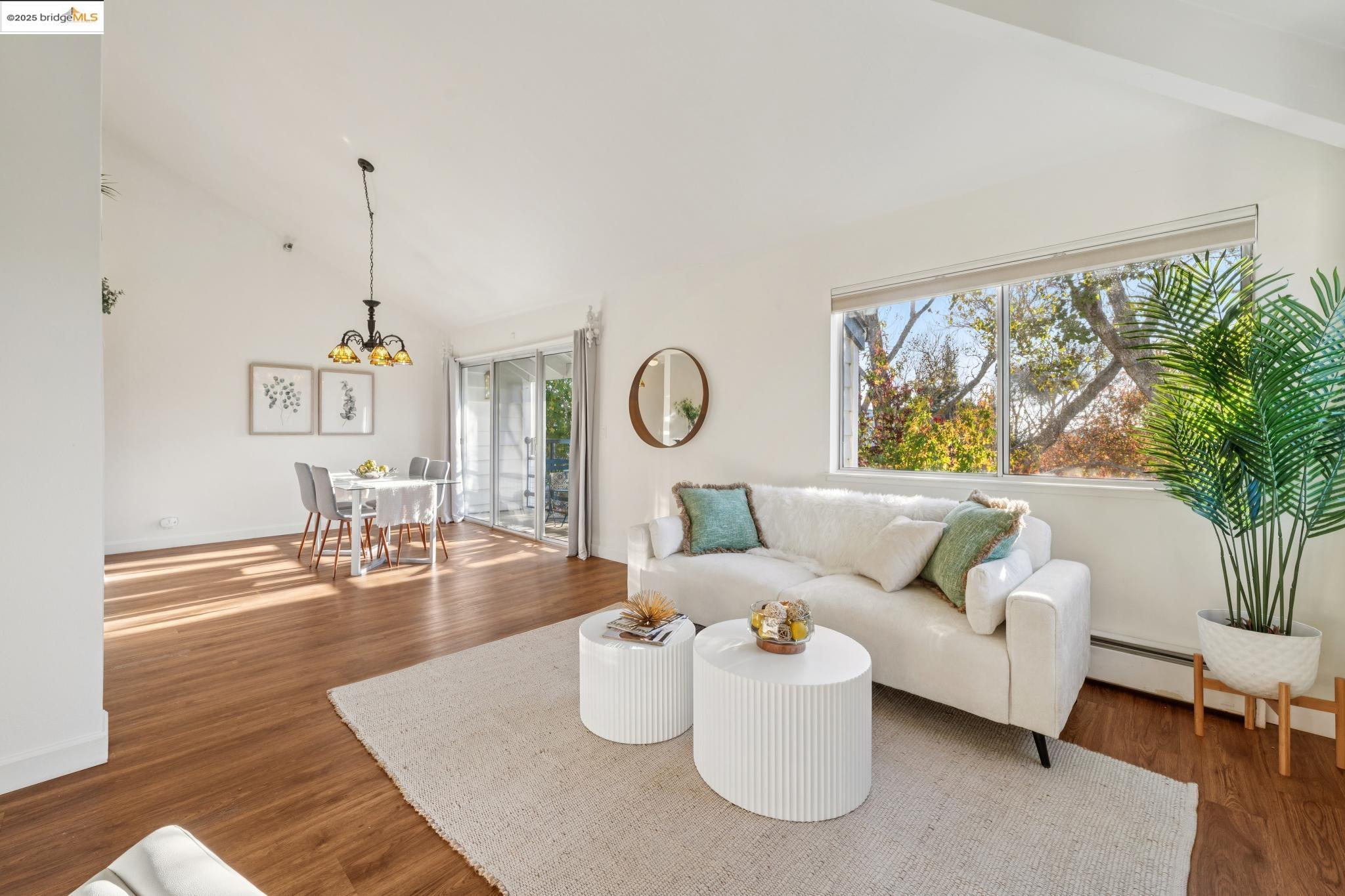 1207 Melville Sq # 417