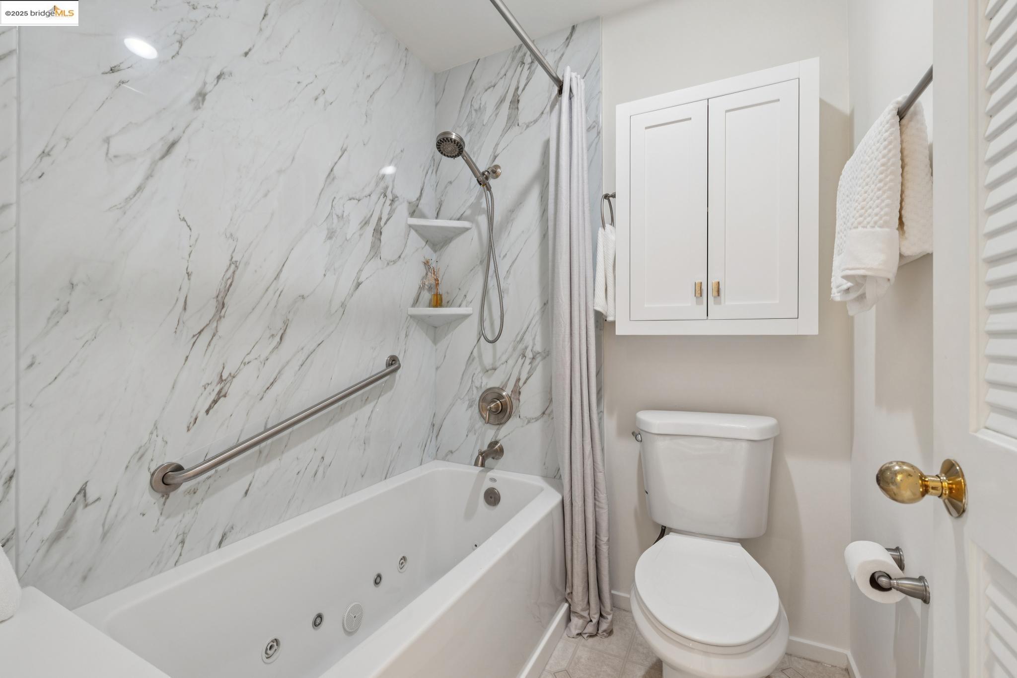 1207 Melville Sq # 417