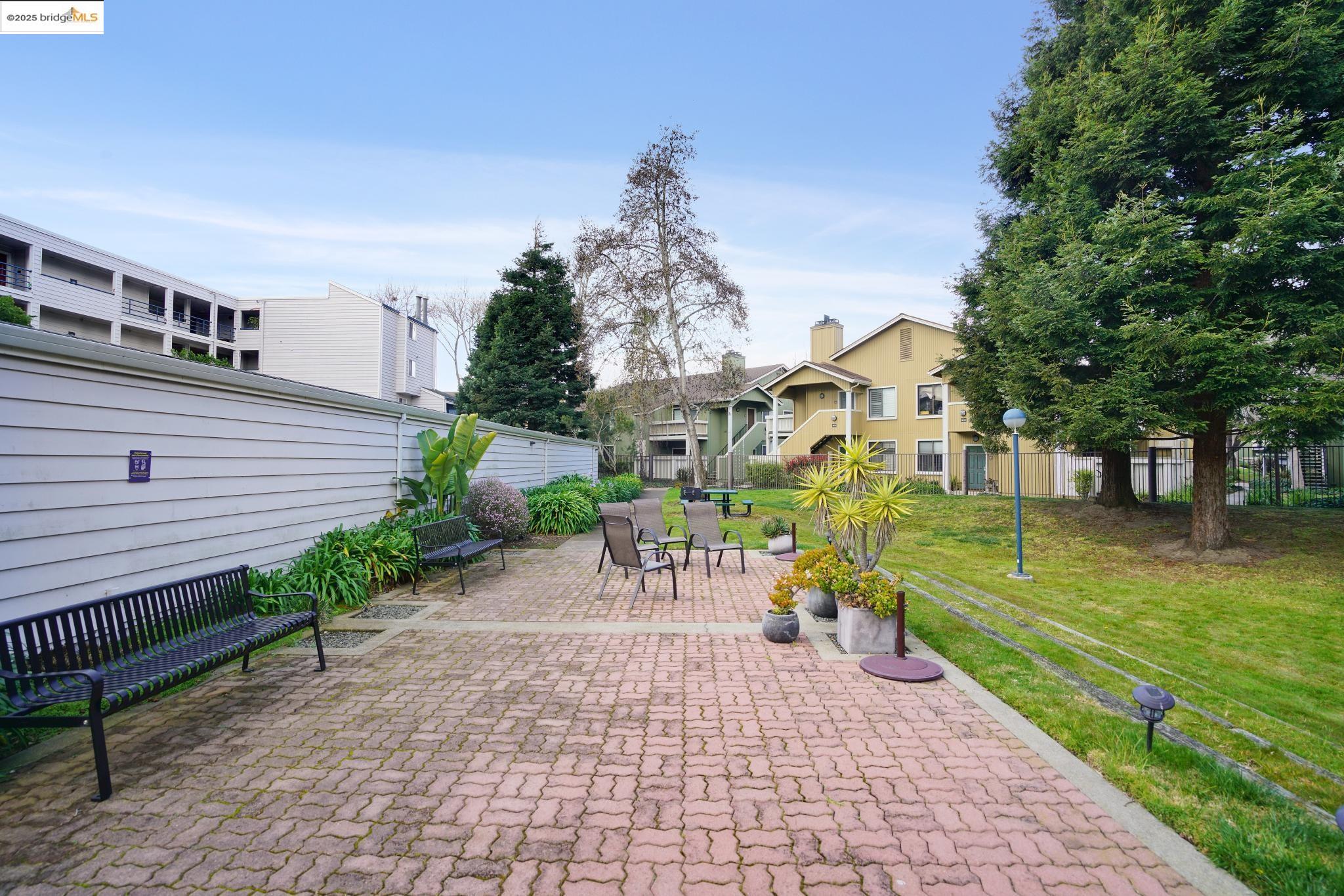 1207 Melville Sq # 417