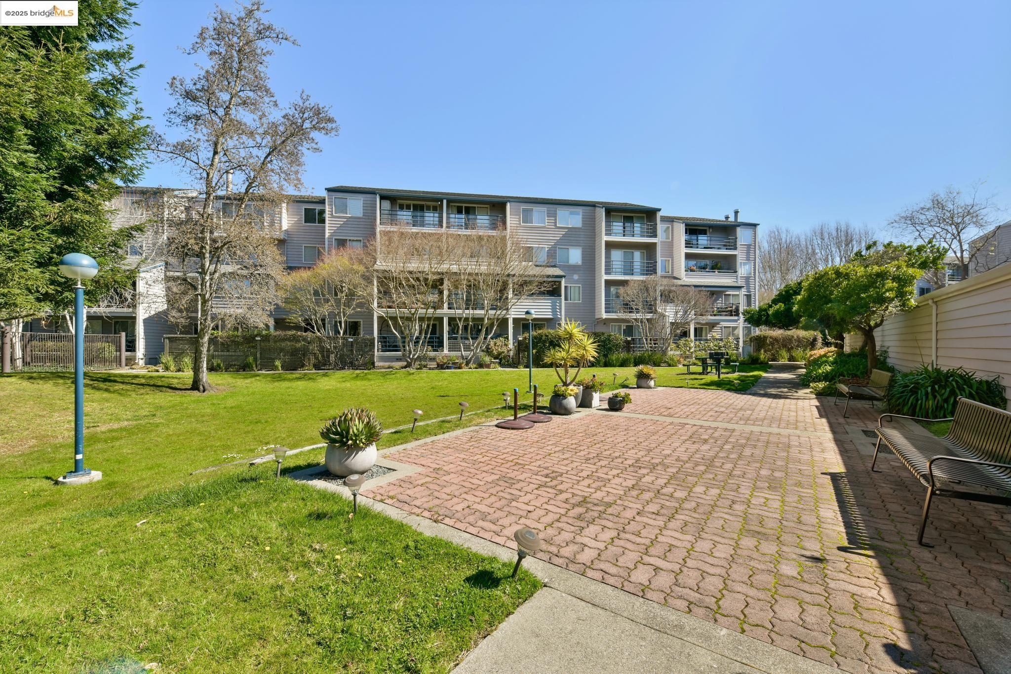 1207 Melville Sq # 417