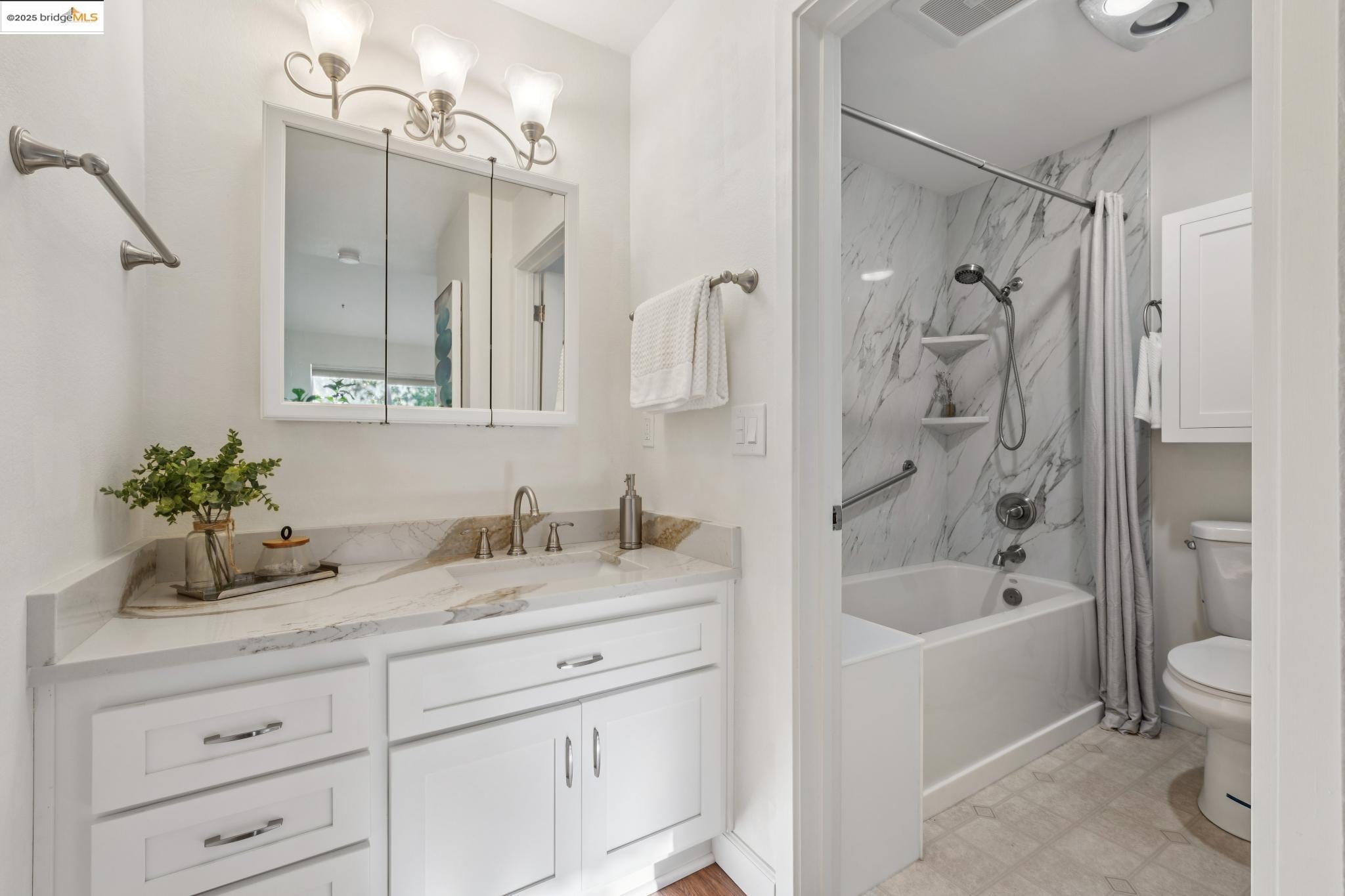 1207 Melville Sq # 417