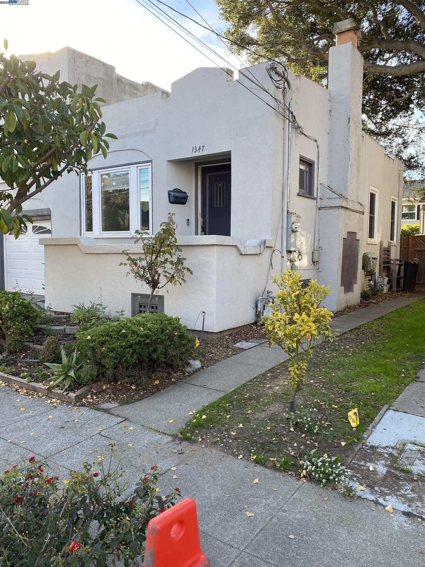 1347 Caroline Street