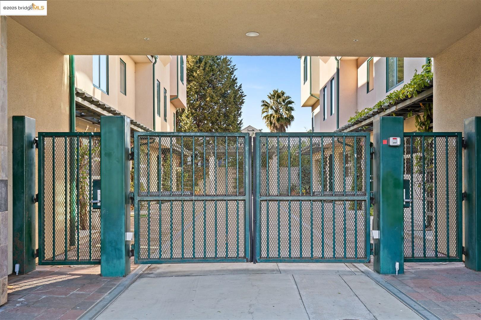 6555 Shattuck Avenue