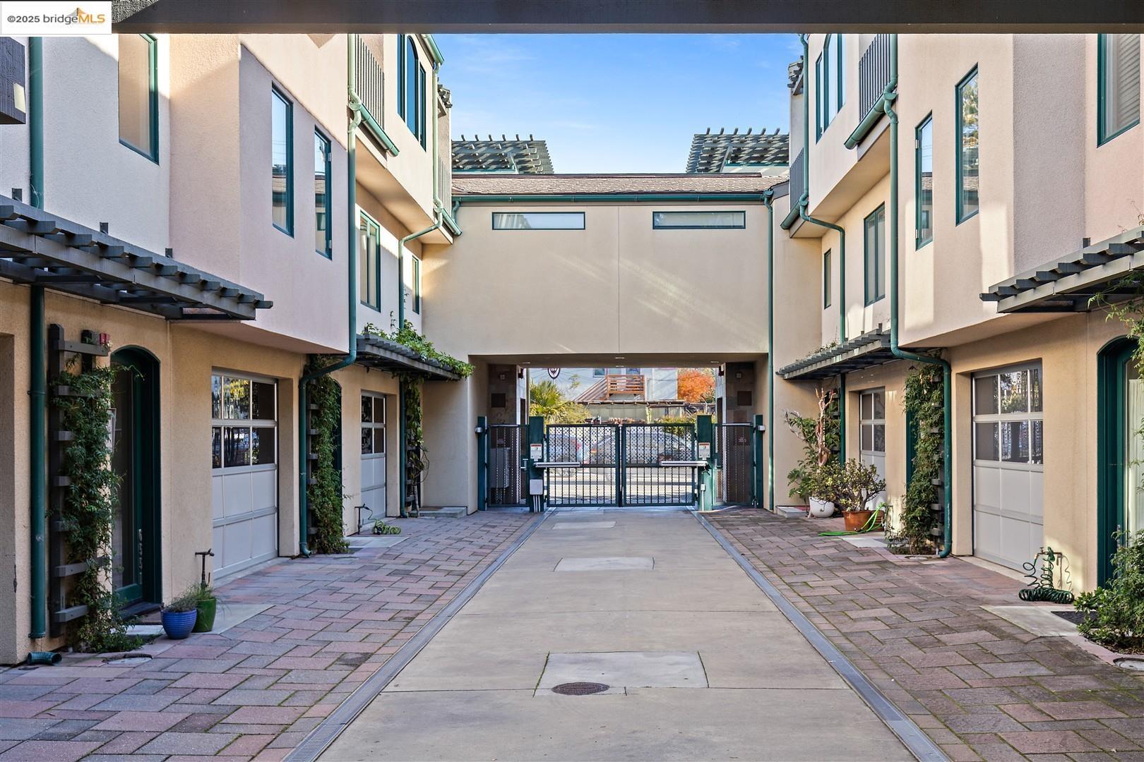 6555 Shattuck Avenue