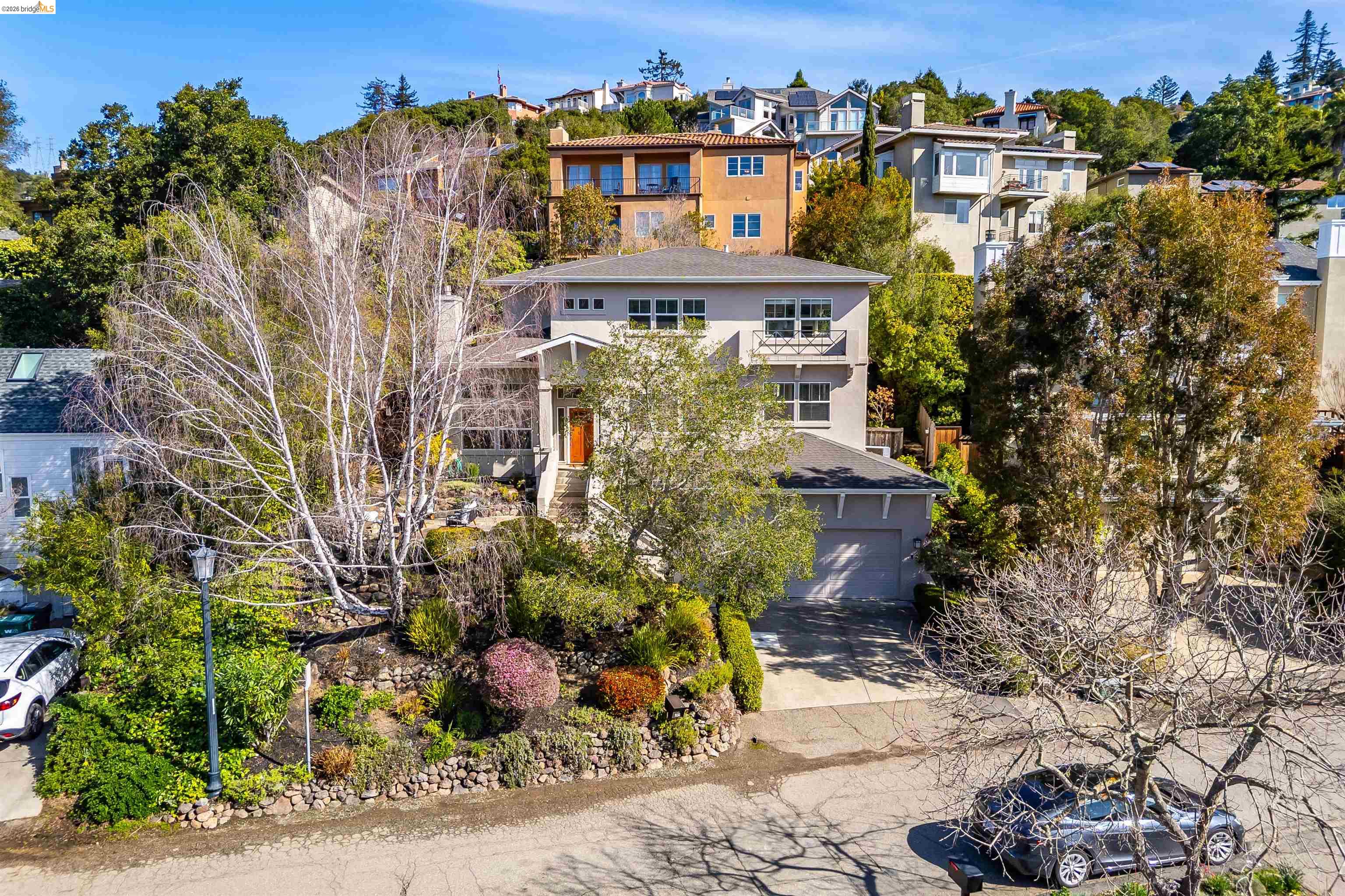 936 Mountain Blvd