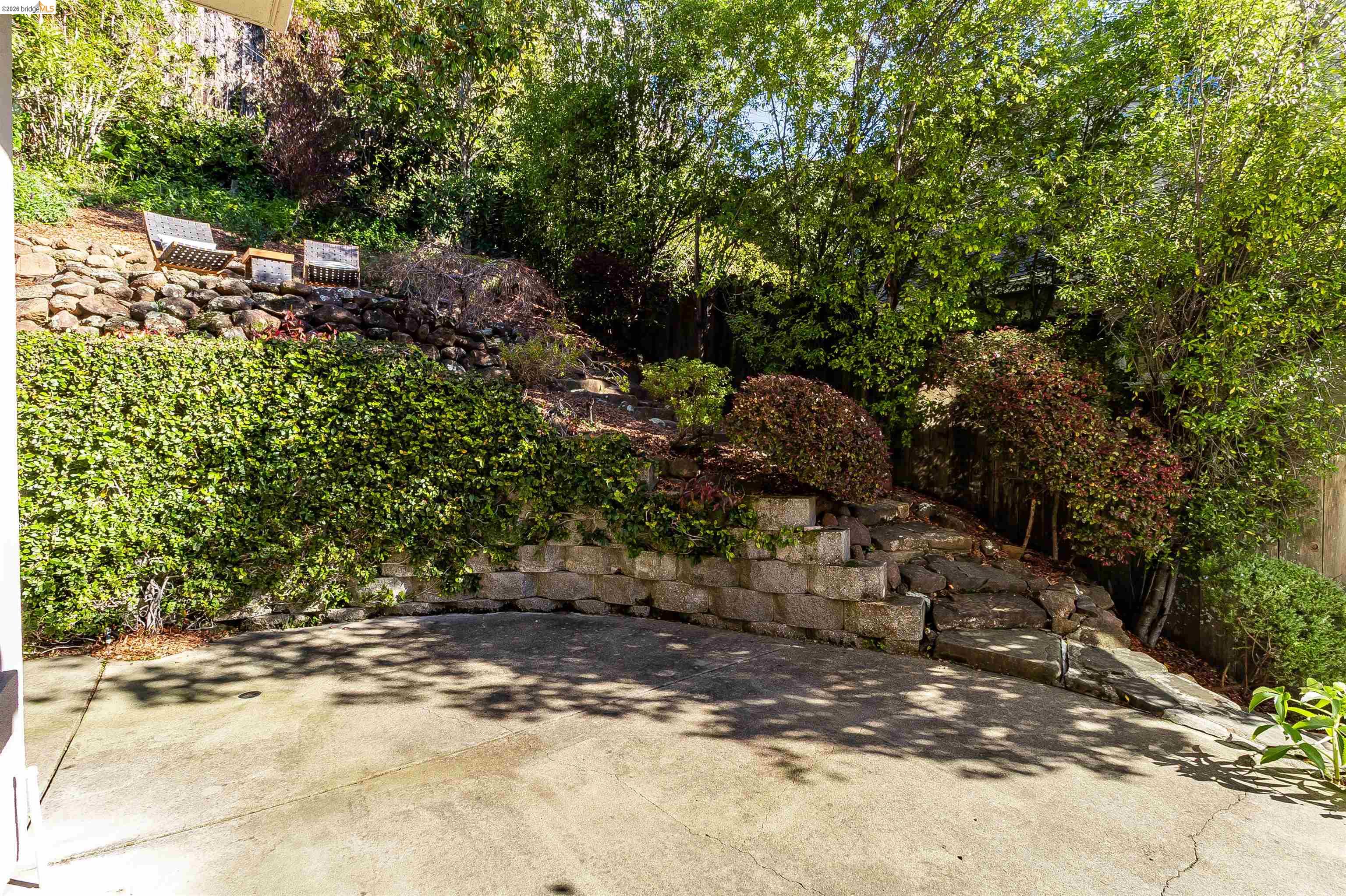 936 Mountain Blvd