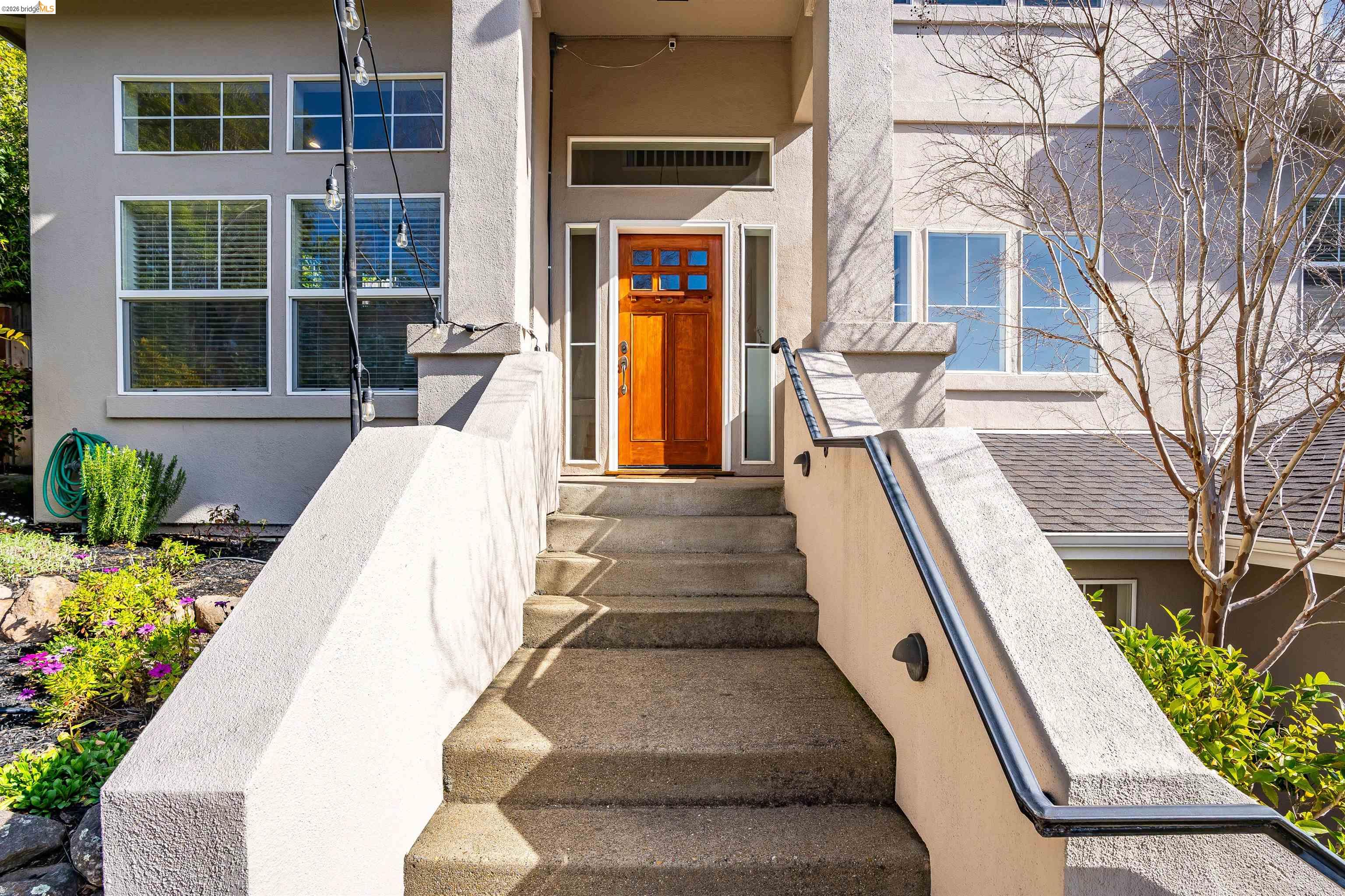 936 Mountain Blvd
