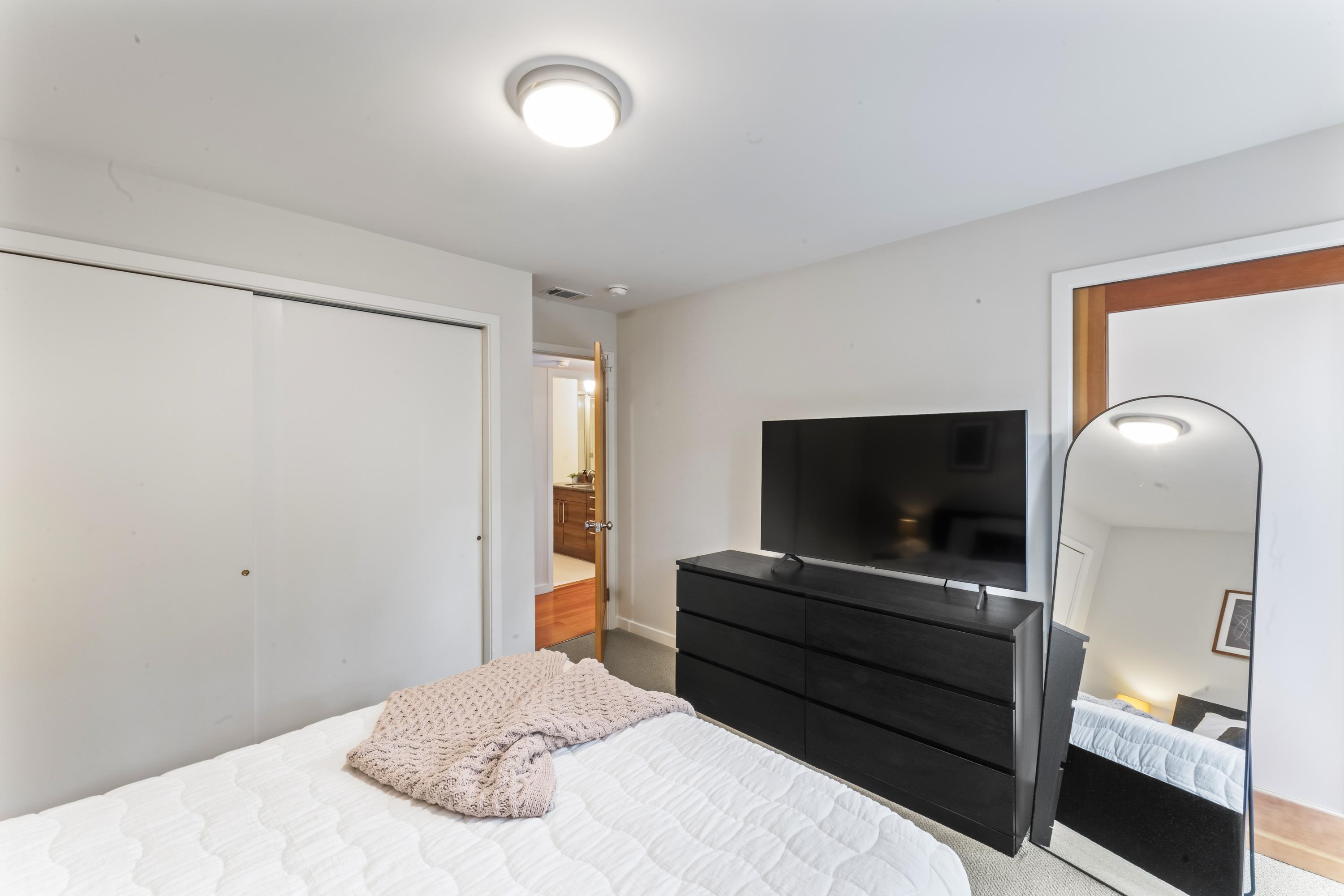 2130 Mountain Blvd # 101