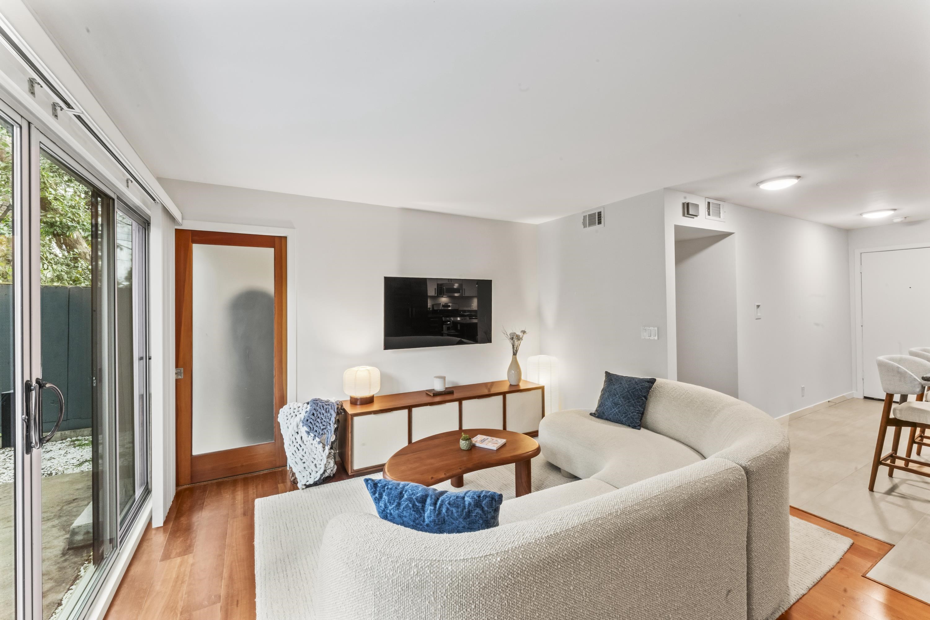 2130 Mountain Blvd # 101