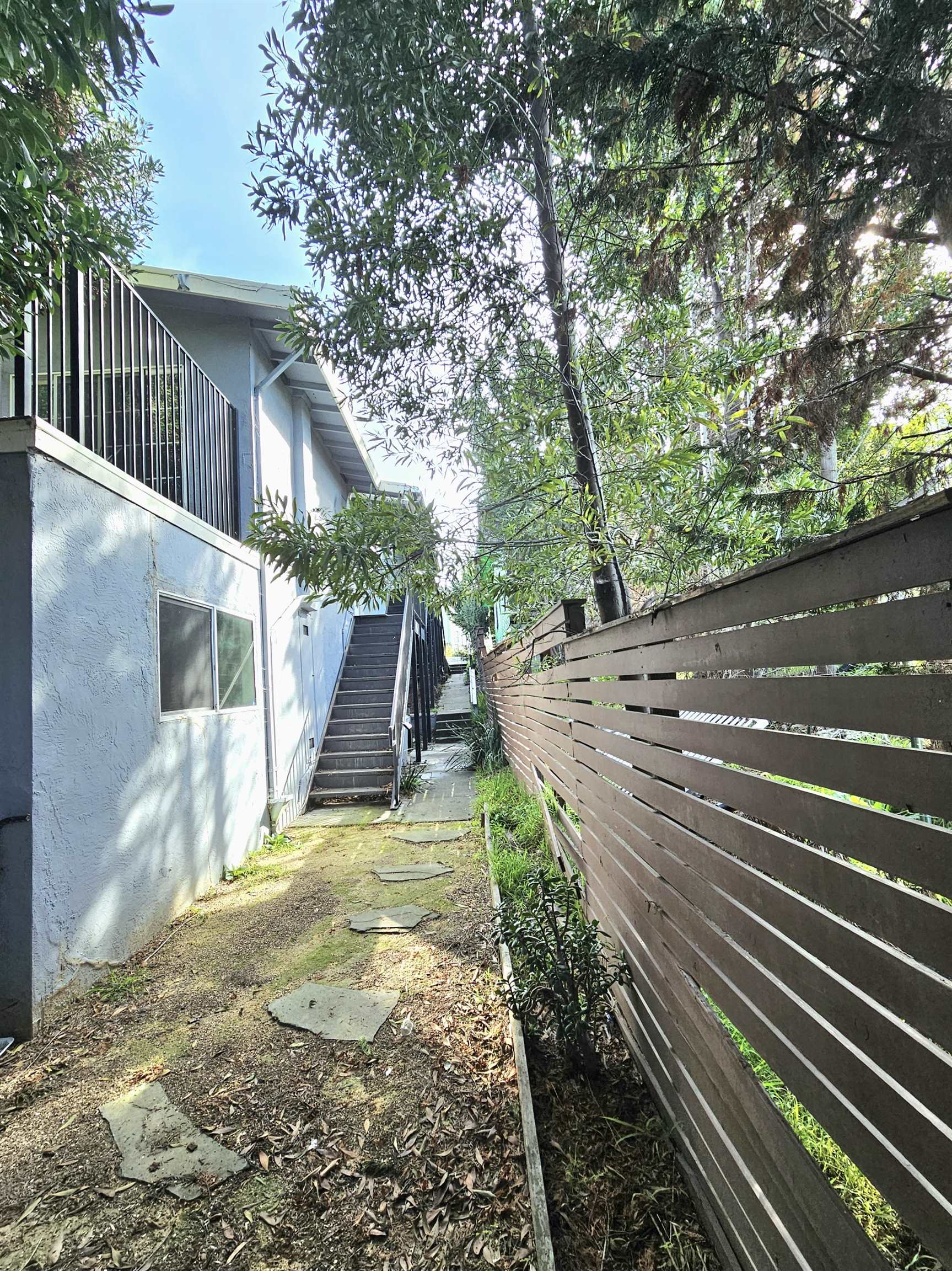 2443 Grande Vista Ave