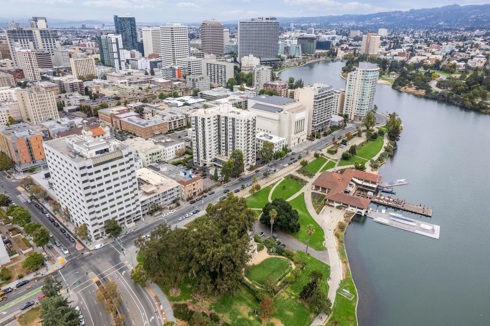 1425 Lakeside DR # 201