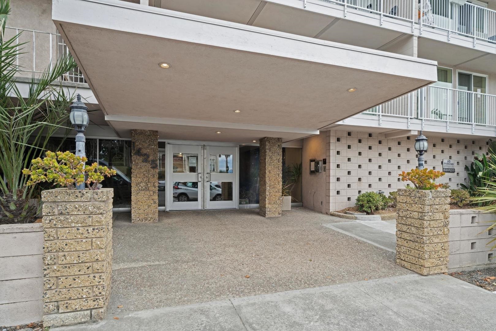 1425 Lakeside DR # 201