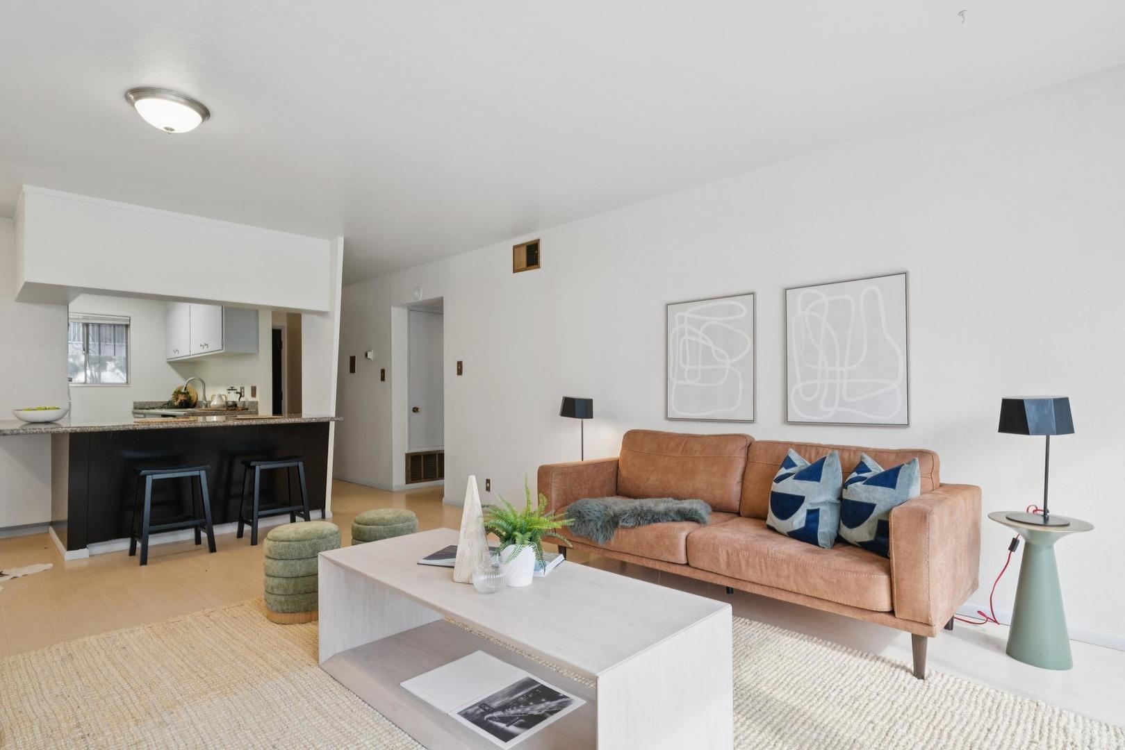 1425 Lakeside DR # 201