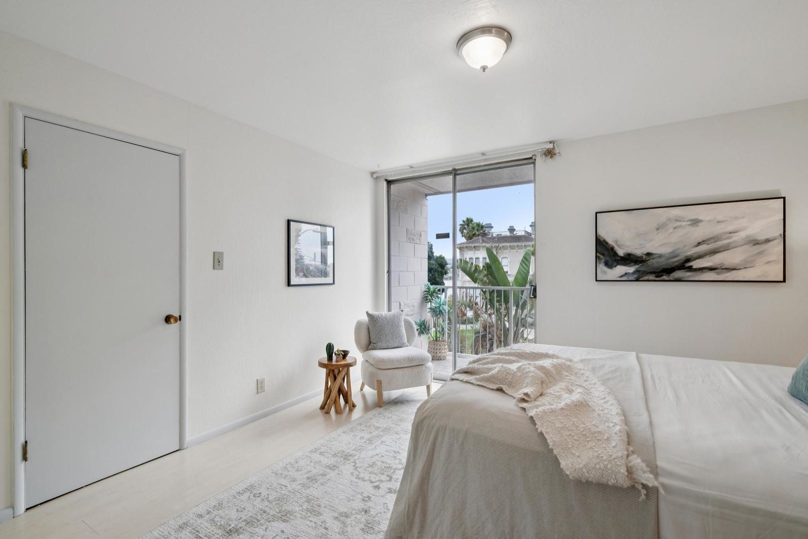 1425 Lakeside DR # 201