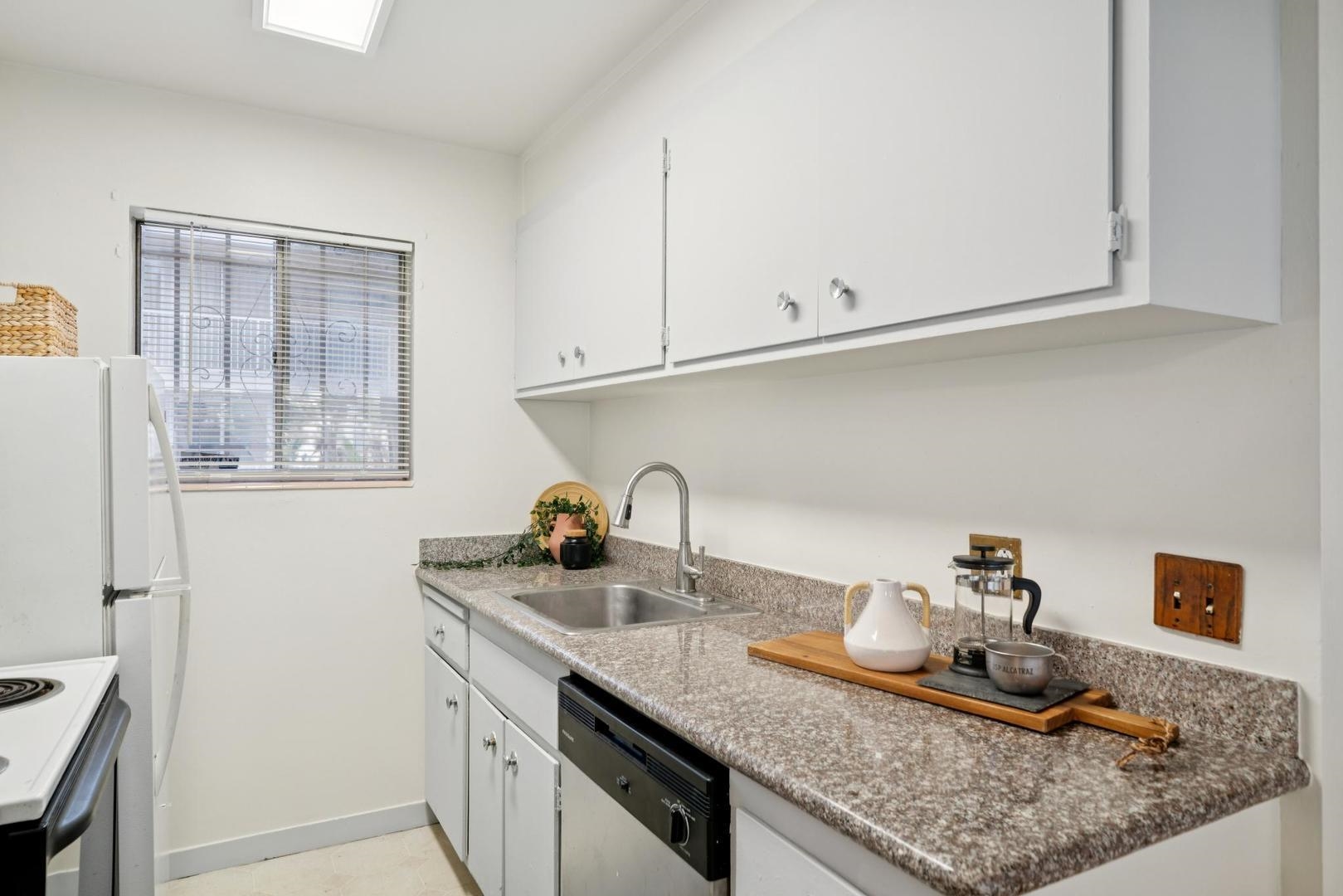 1425 Lakeside DR # 201