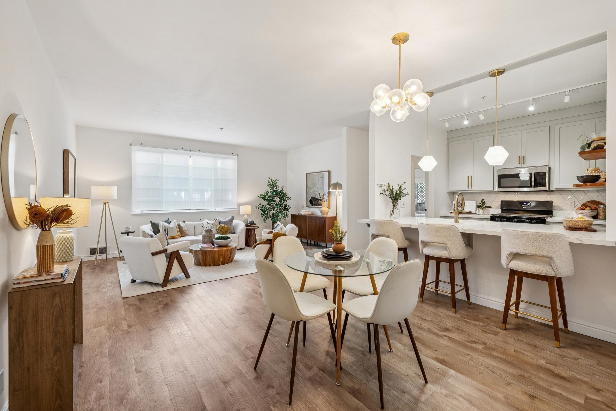 1708 Lexington Ave # 5