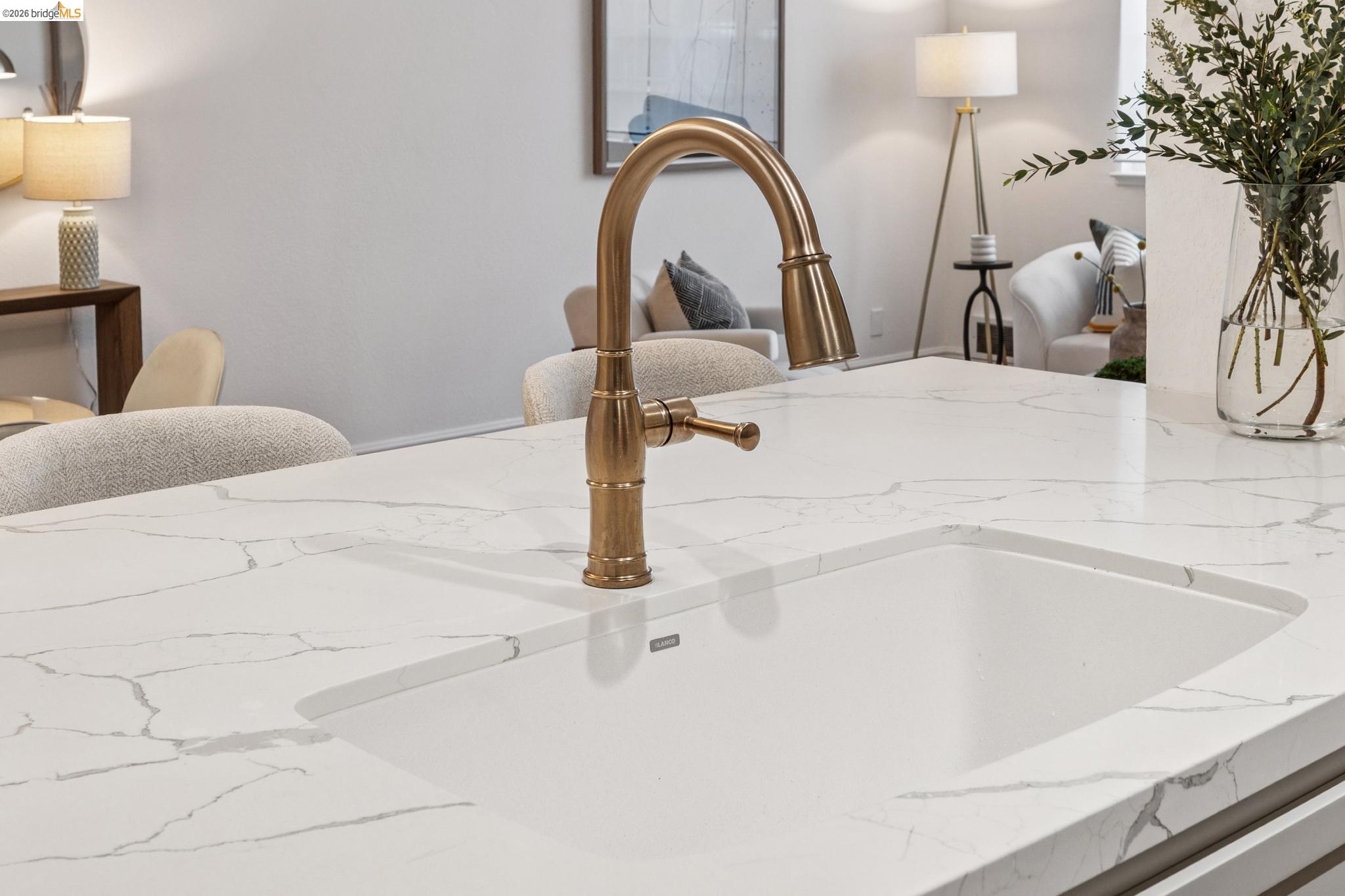 1708 Lexington Ave # 5