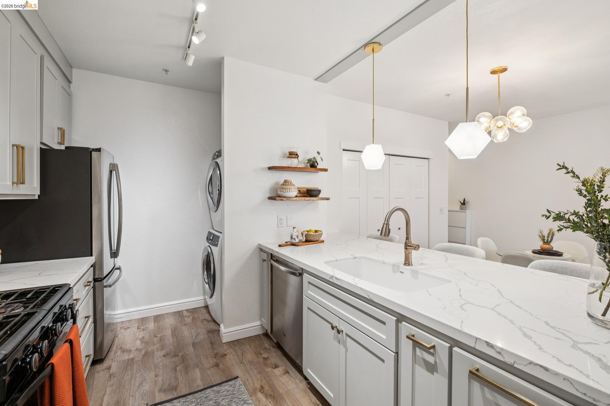 1708 Lexington Ave # 5