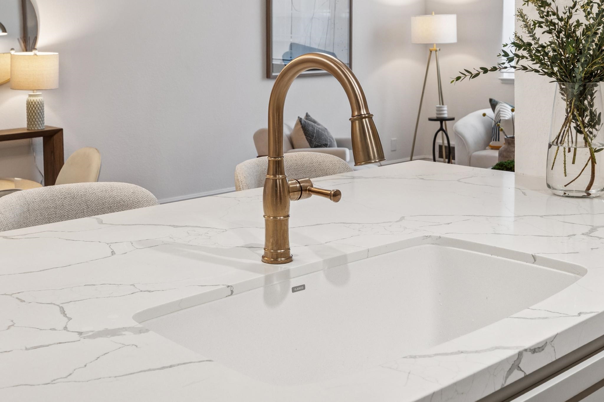 1708 Lexington Ave # 5