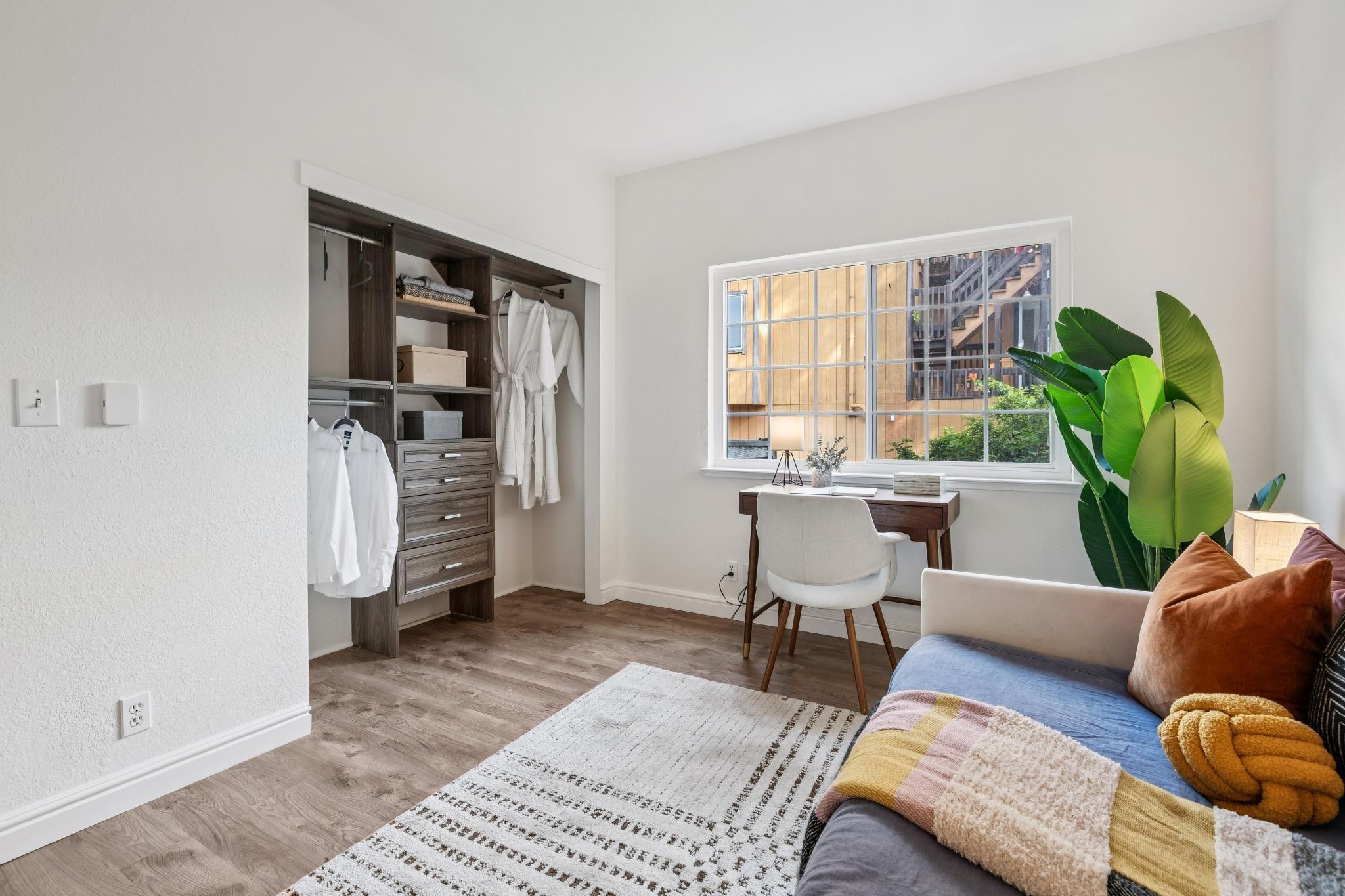 1708 Lexington Ave # 5