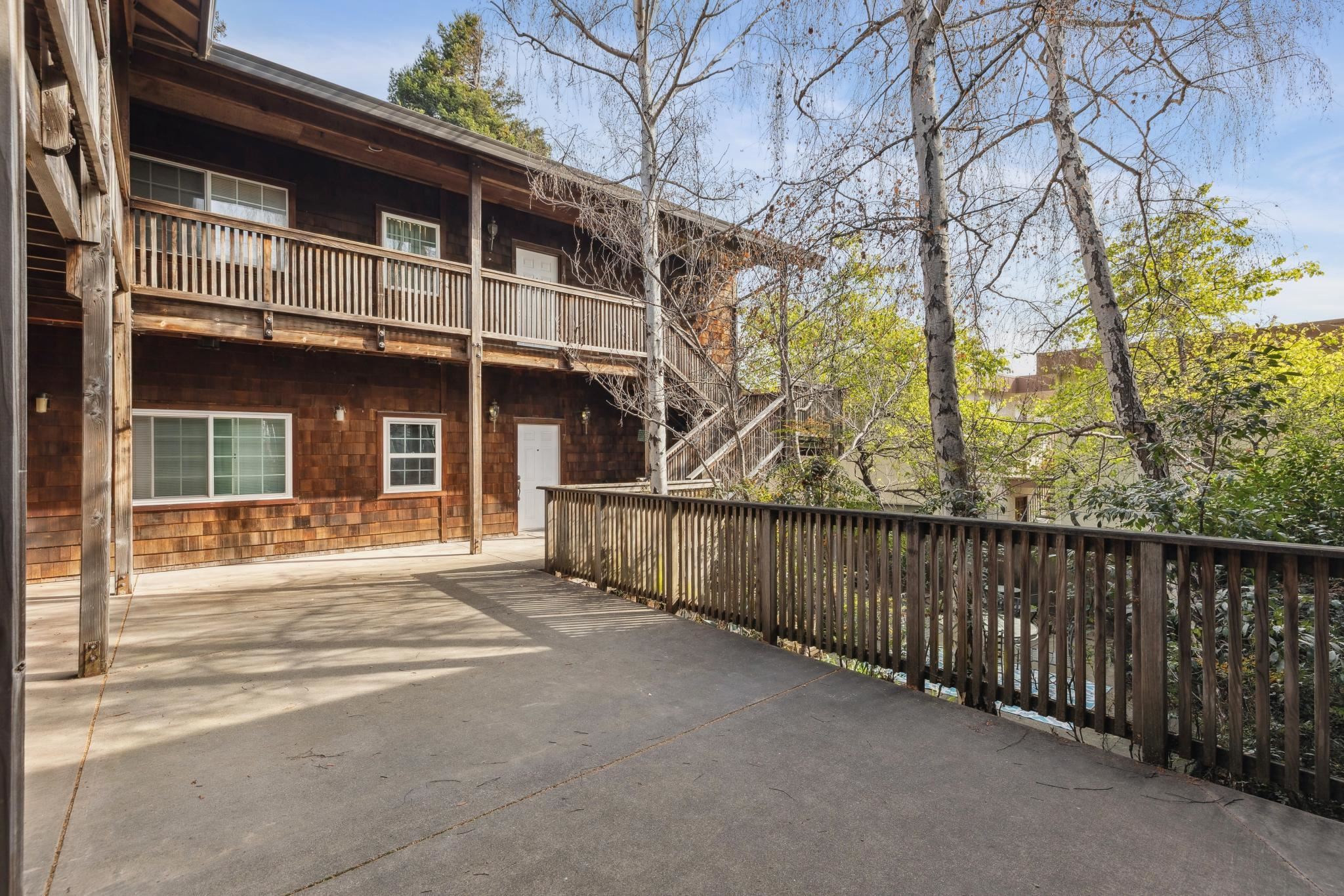 1708 Lexington Ave # 5