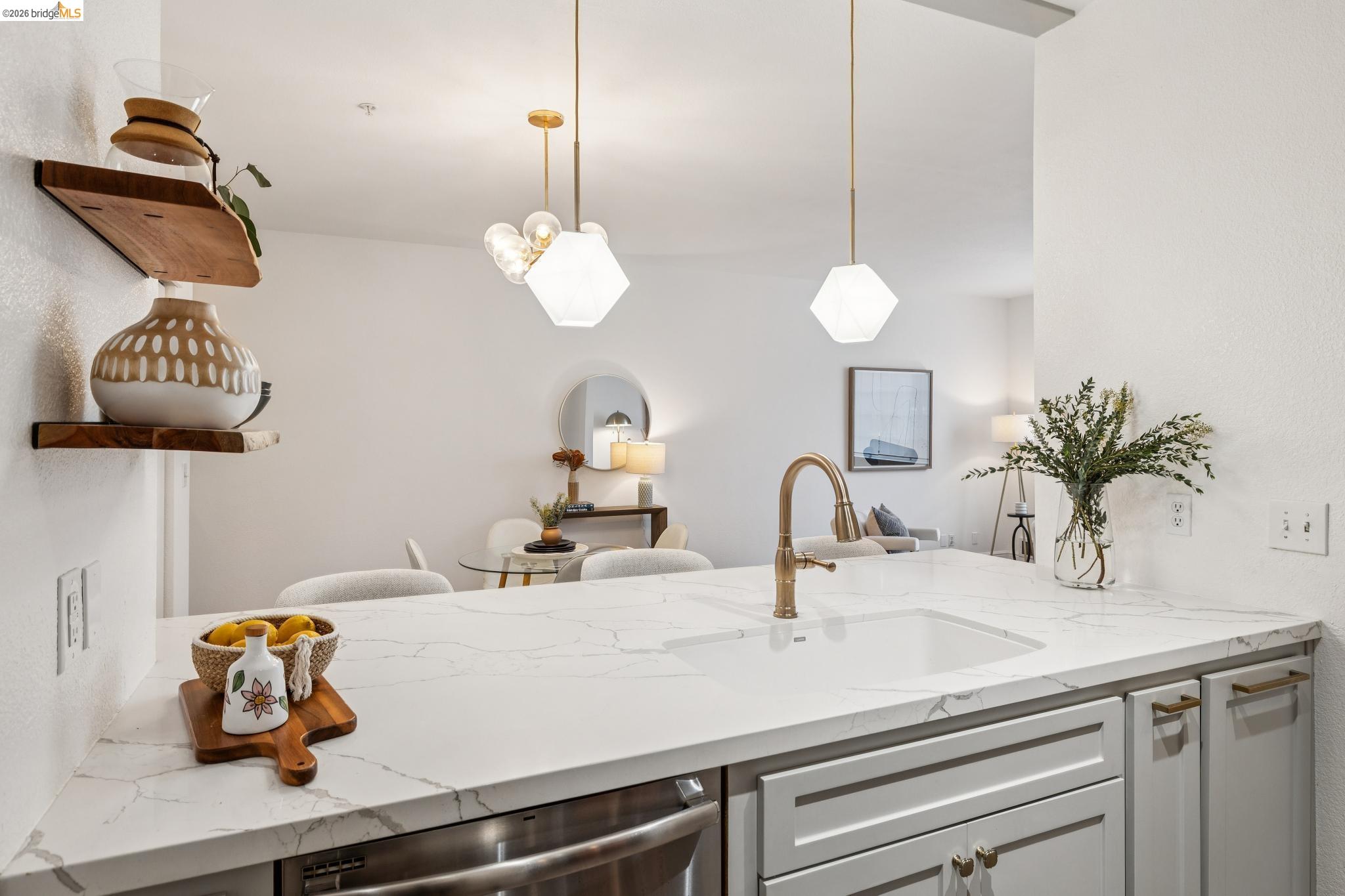 1708 Lexington Ave # 5