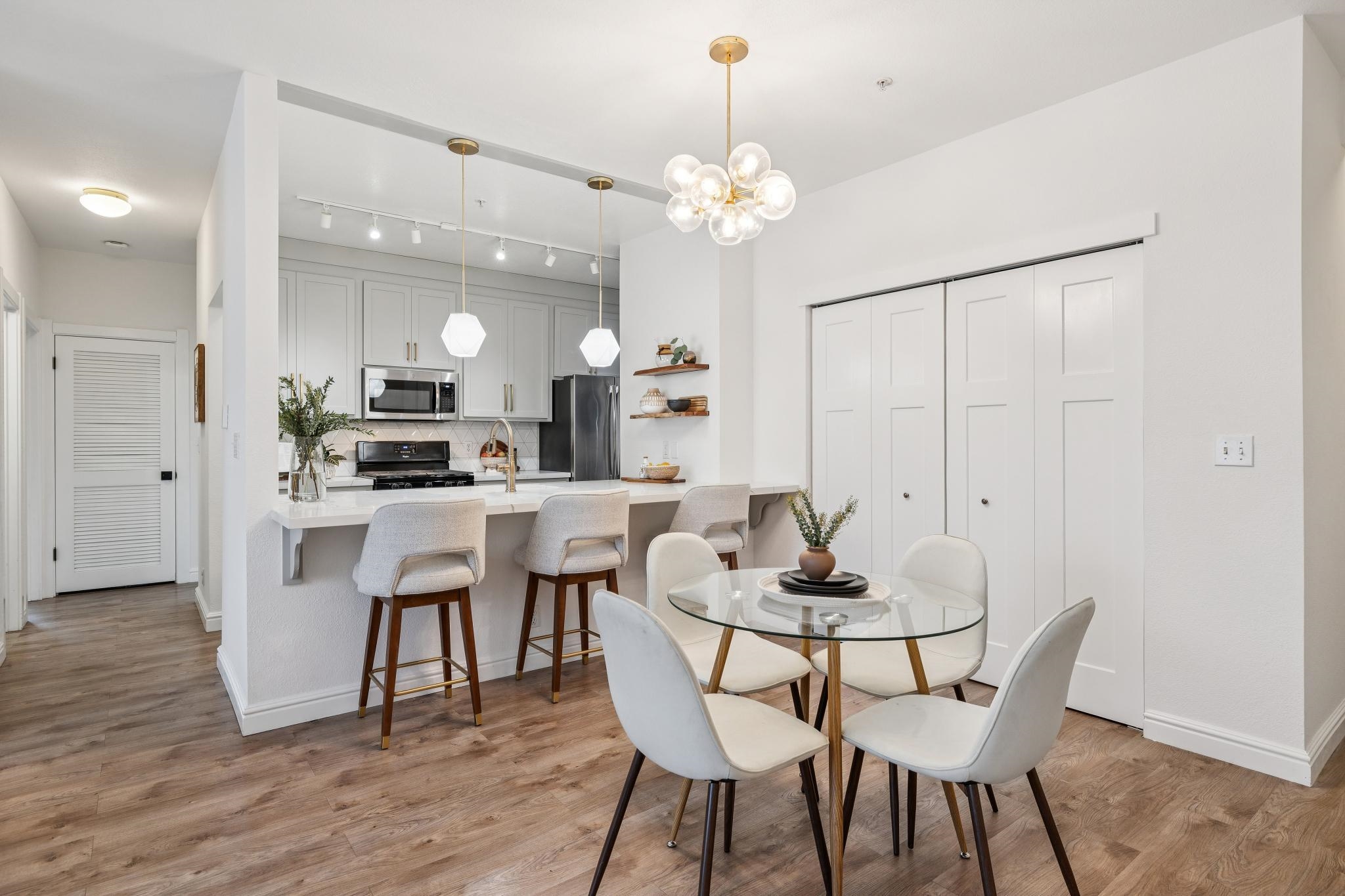 1708 Lexington Ave # 5