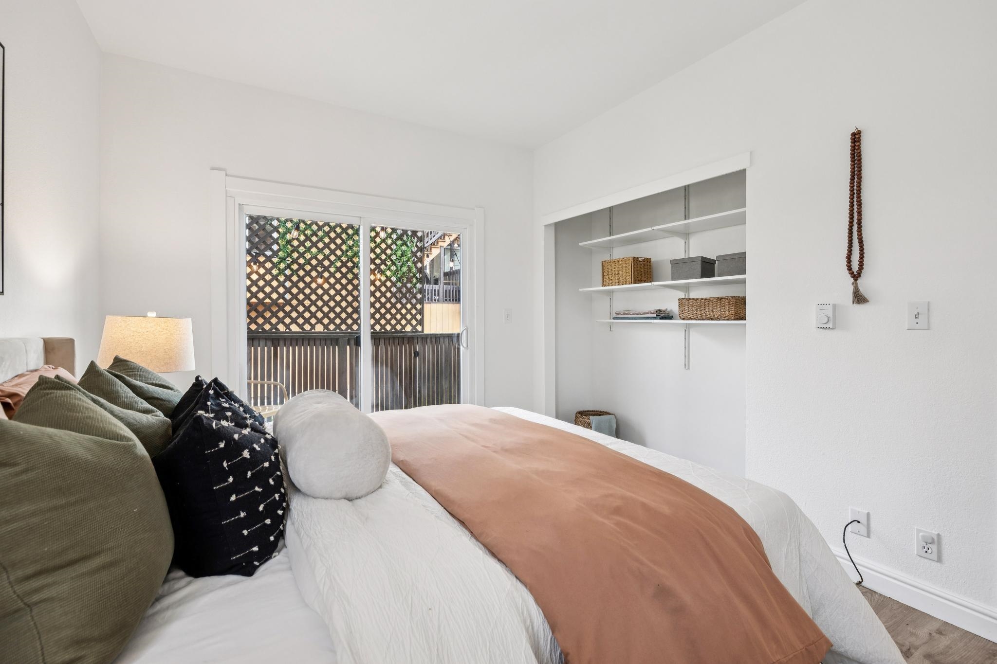 1708 Lexington Ave # 5