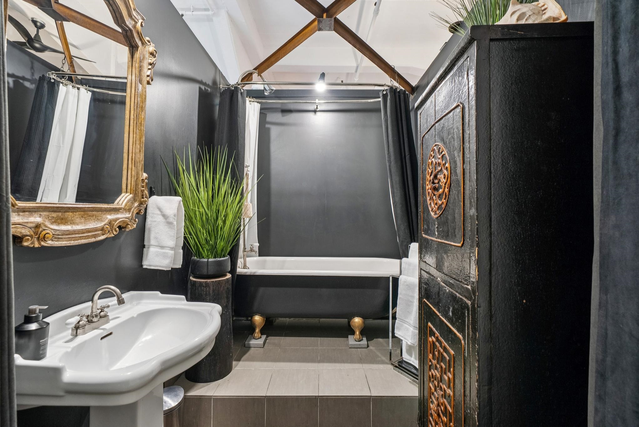 958 28th St. # 2825B