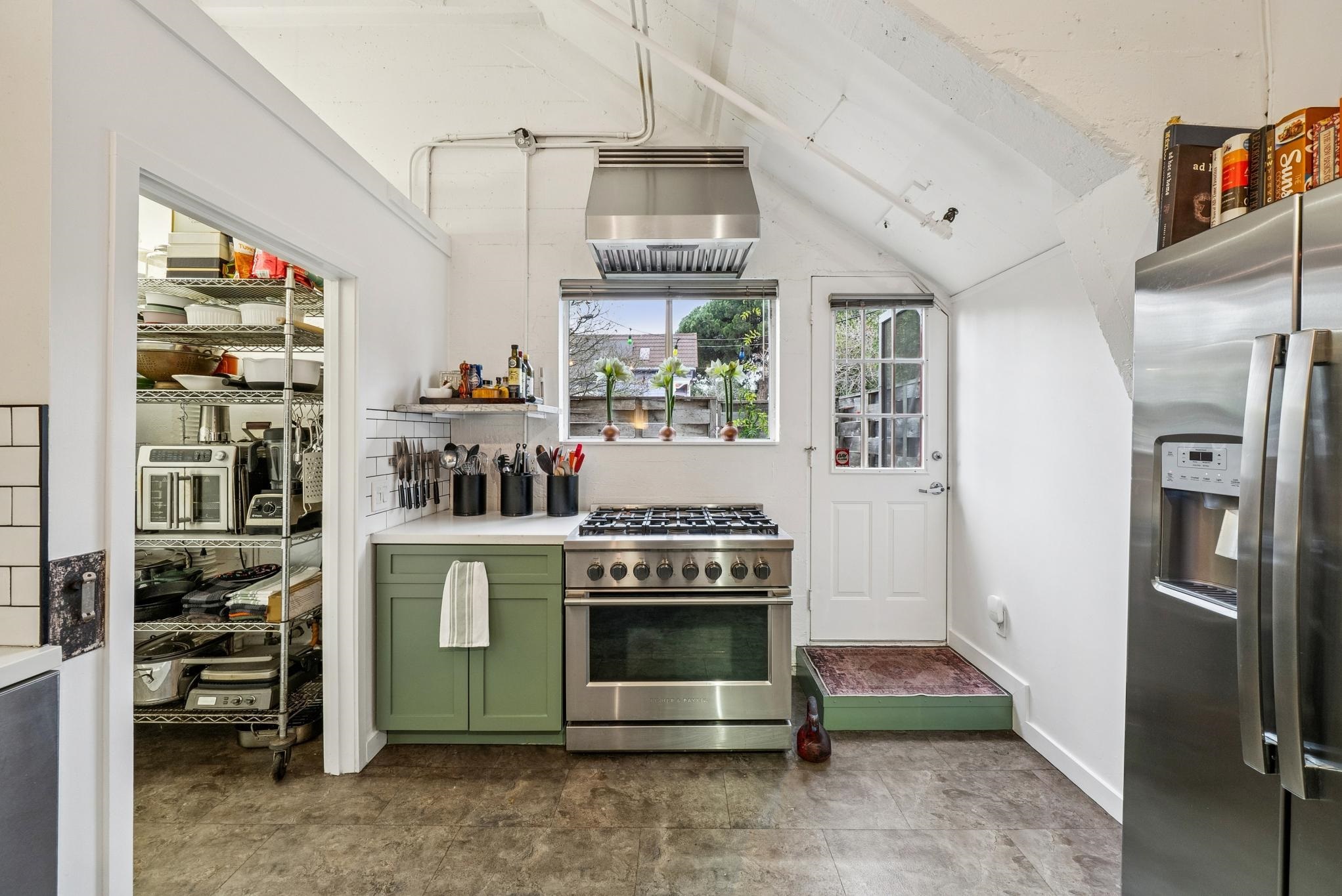 958 28th St. # 2825B