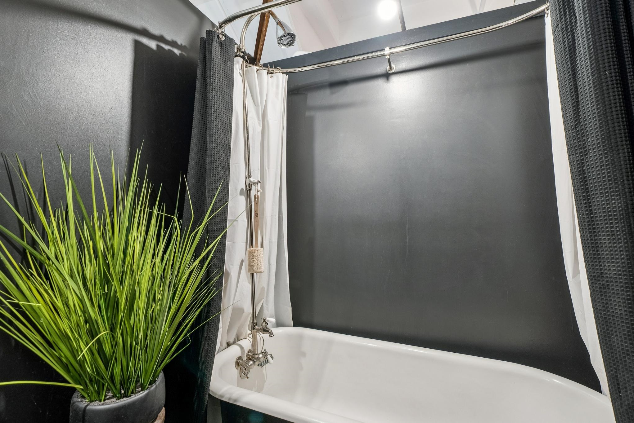 958 28th St. # 2825B