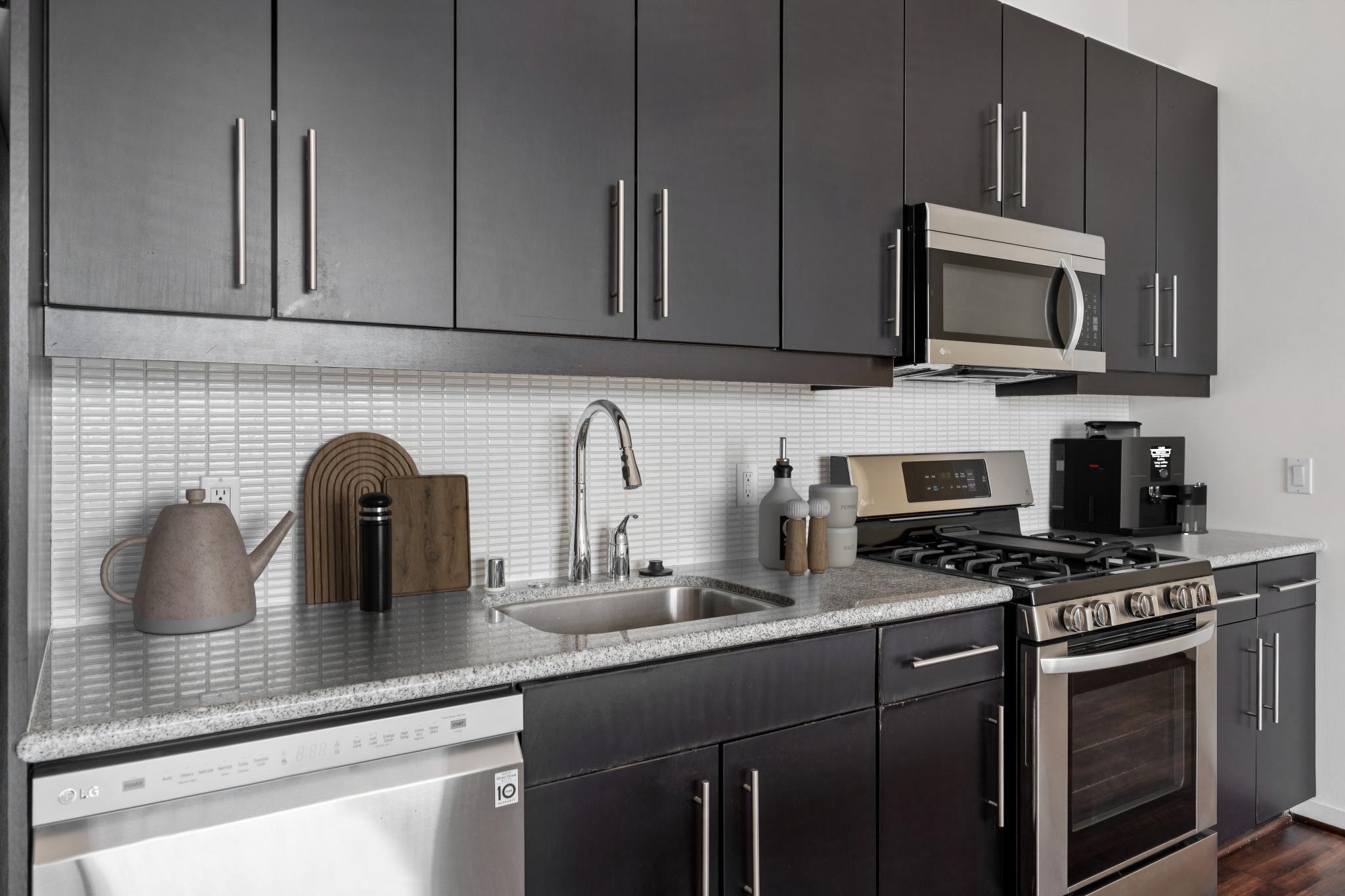 3801 San Pablo Ave # 207