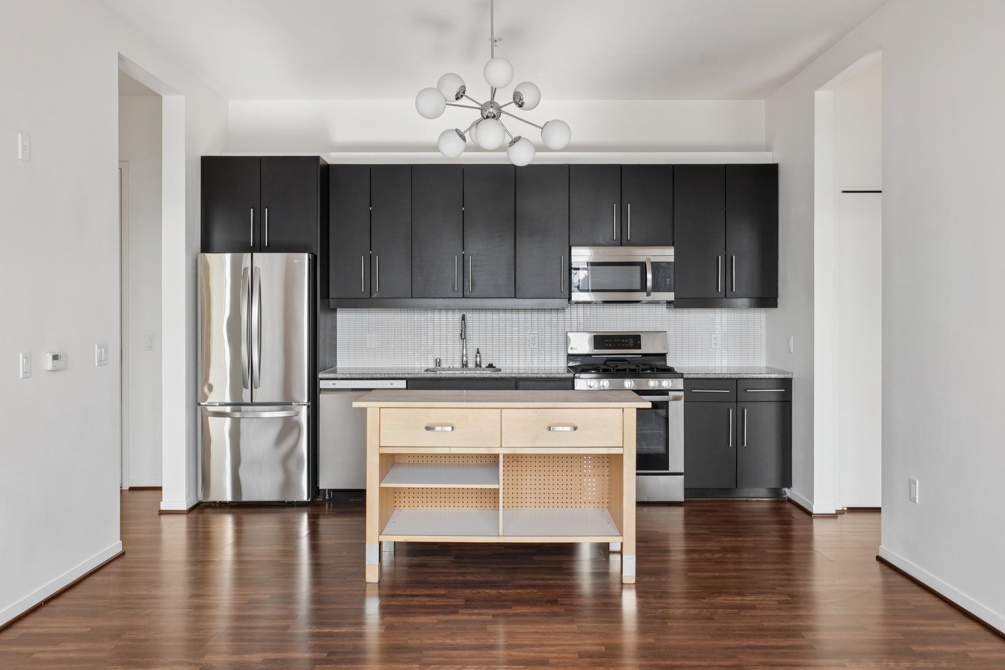 3801 San Pablo Ave # 207