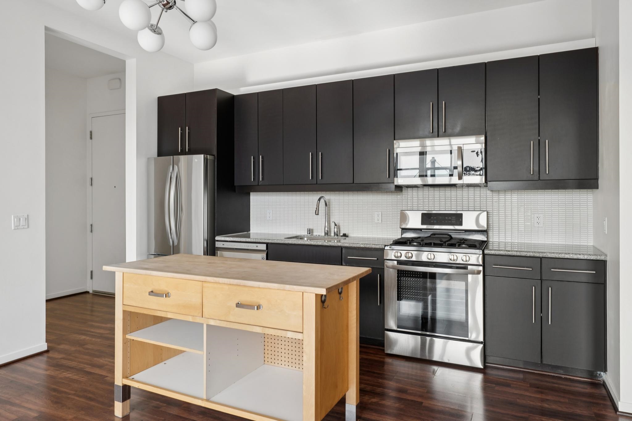 3801 San Pablo Ave # 207