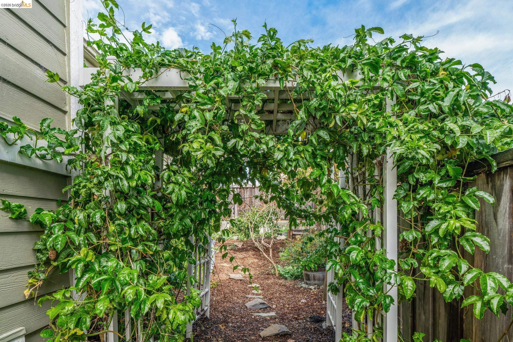 2761 Martin Luther King Jr Ave