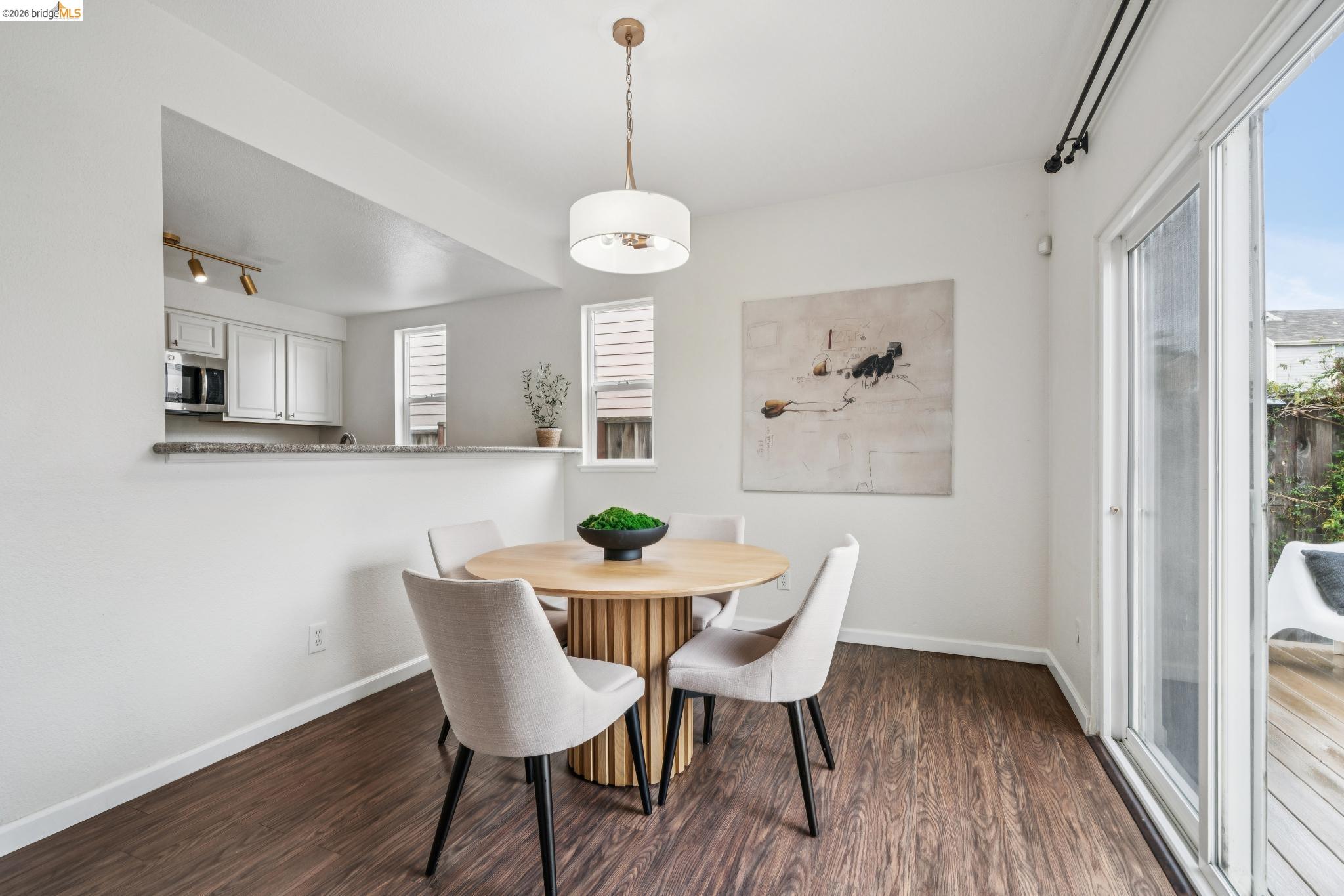 2761 Martin Luther King Jr Ave